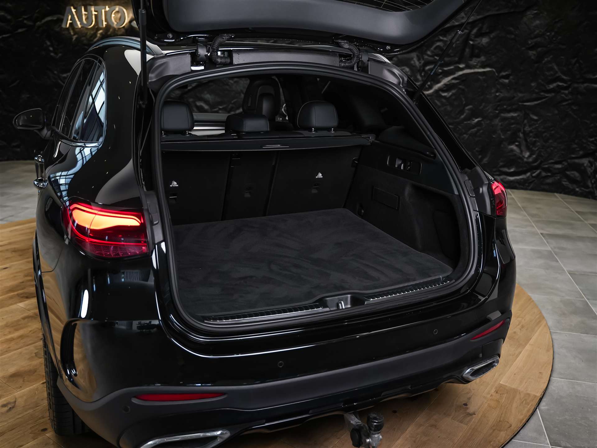MERCEDES-BENZ GLC 300 d 4Matic 9G-Tronic *ALL BLACK*21" Felgen*Digital LIGHT*AHK*-image-45