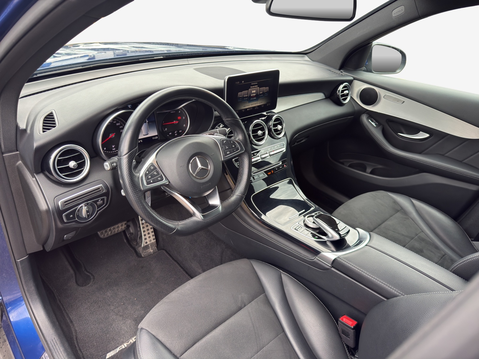 MERCEDES-BENZ GLC 220 d AMG Line 4Matic 9G-Tronic-image-8