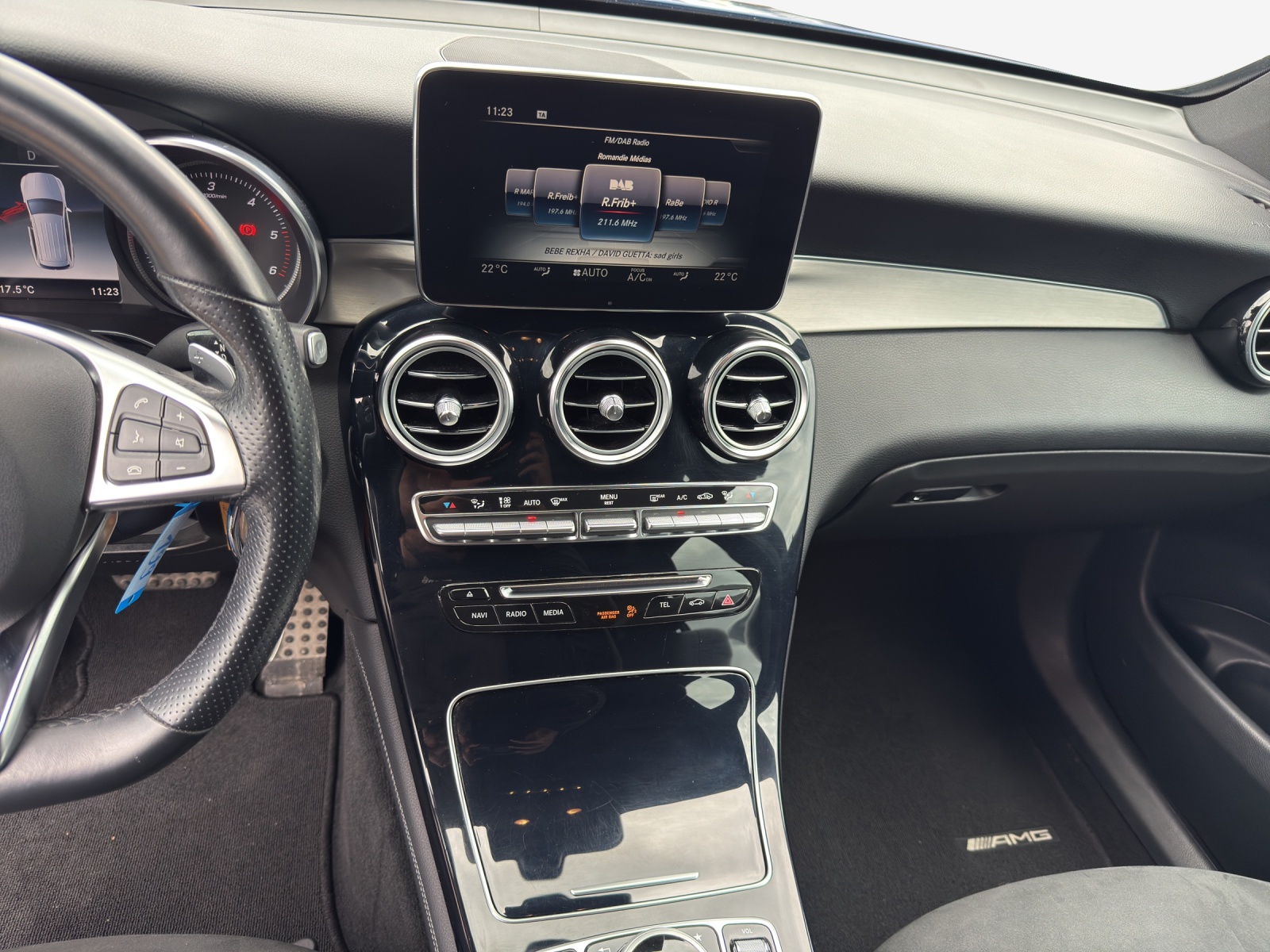 MERCEDES-BENZ GLC 220 d AMG Line 4Matic 9G-Tronic-image-10