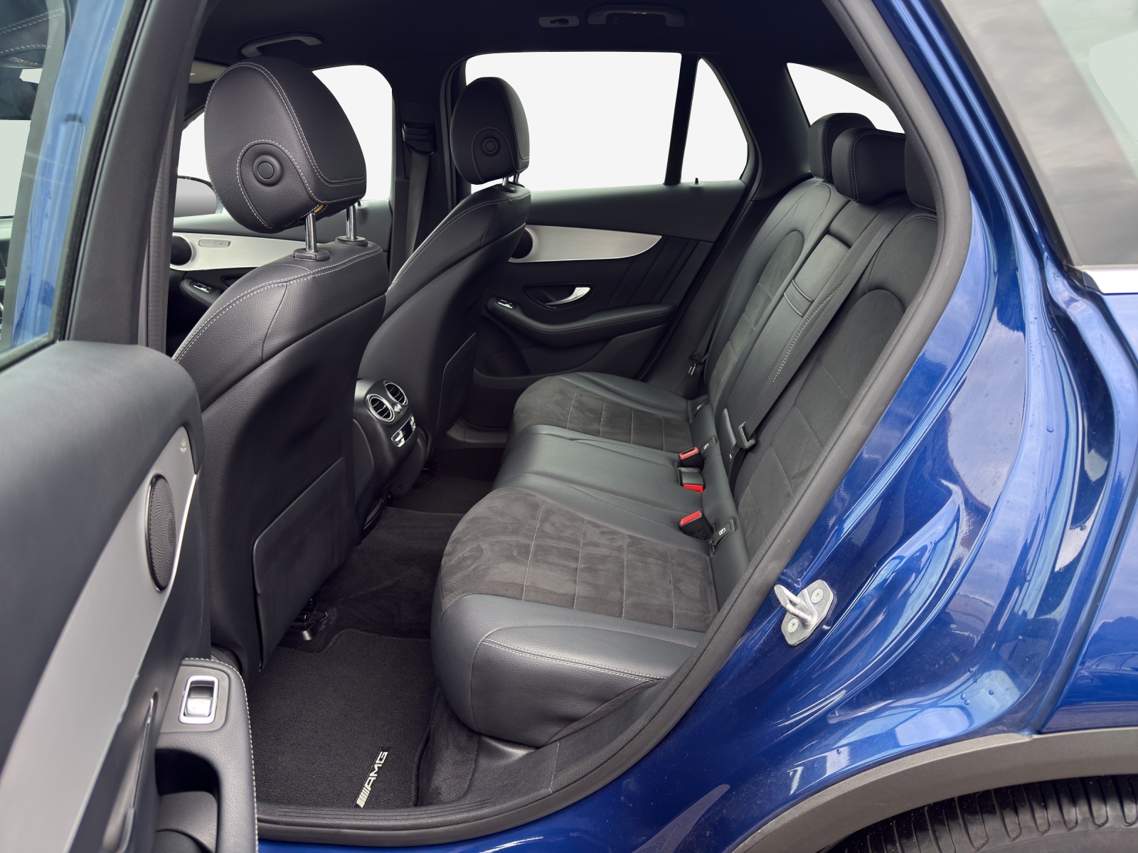 MERCEDES-BENZ GLC 220 d AMG Line 4Matic 9G-Tronic-image-11