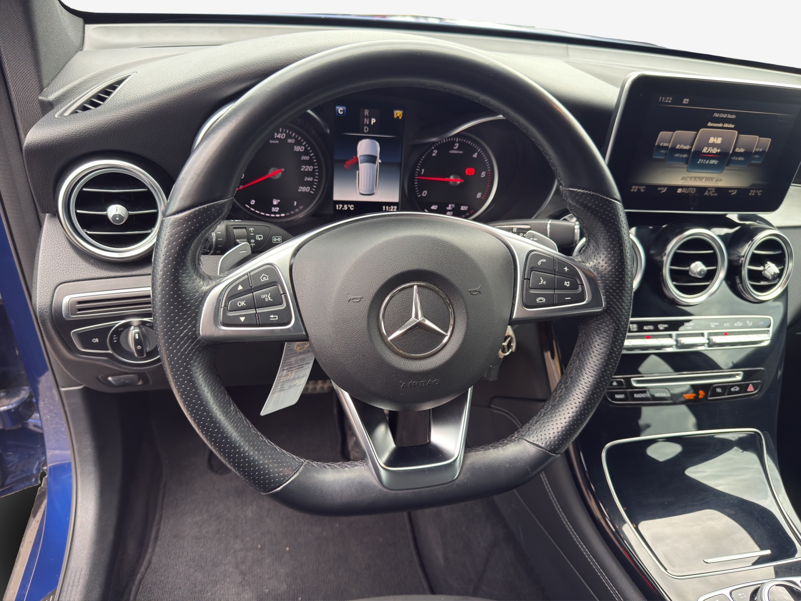 MERCEDES-BENZ GLC 220 d AMG Line 4Matic 9G-Tronic-image-9