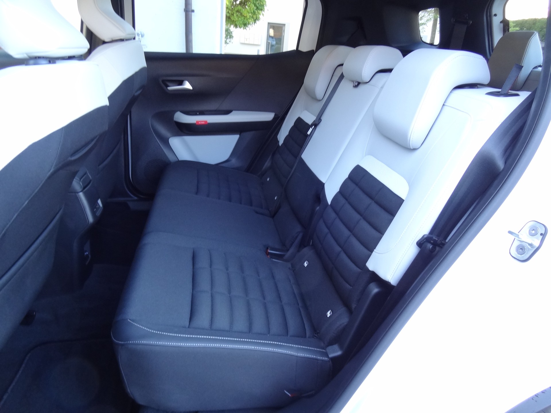 CITROEN C3 Aircross 1.2 MHEV Max-image-8