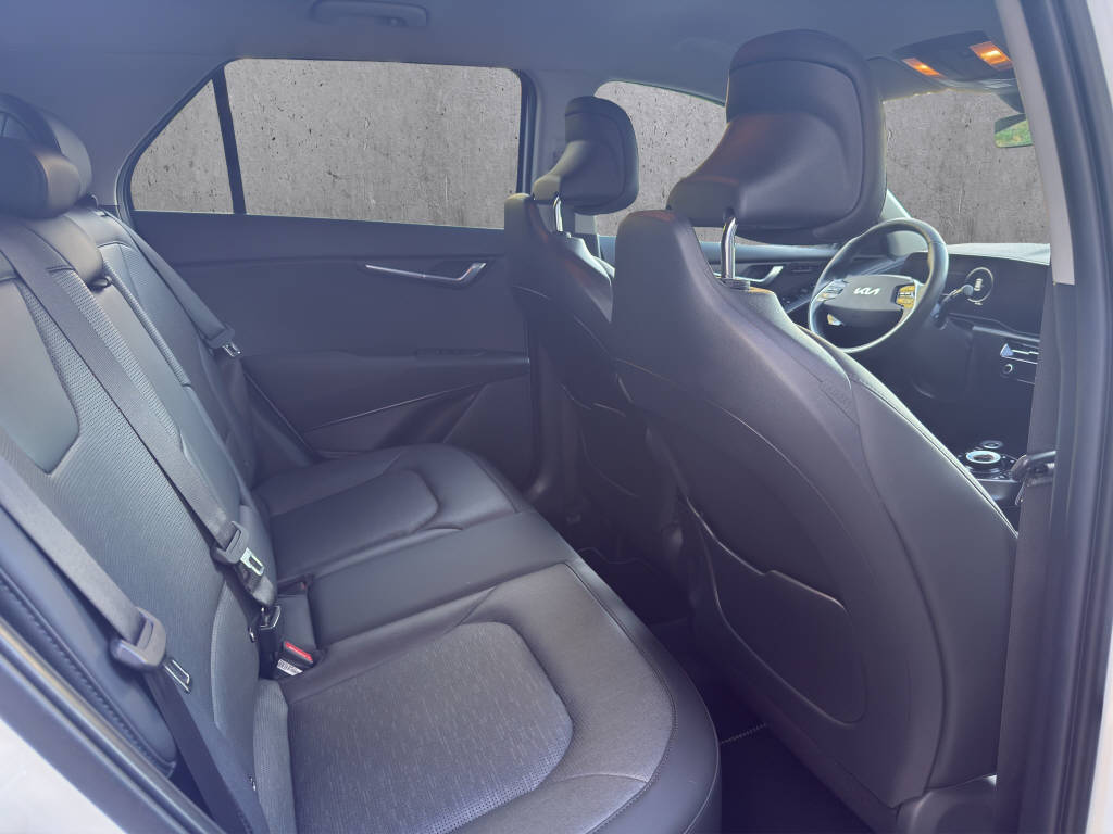 KIA Niro 1.6 GDi Hybrid Style-image-12