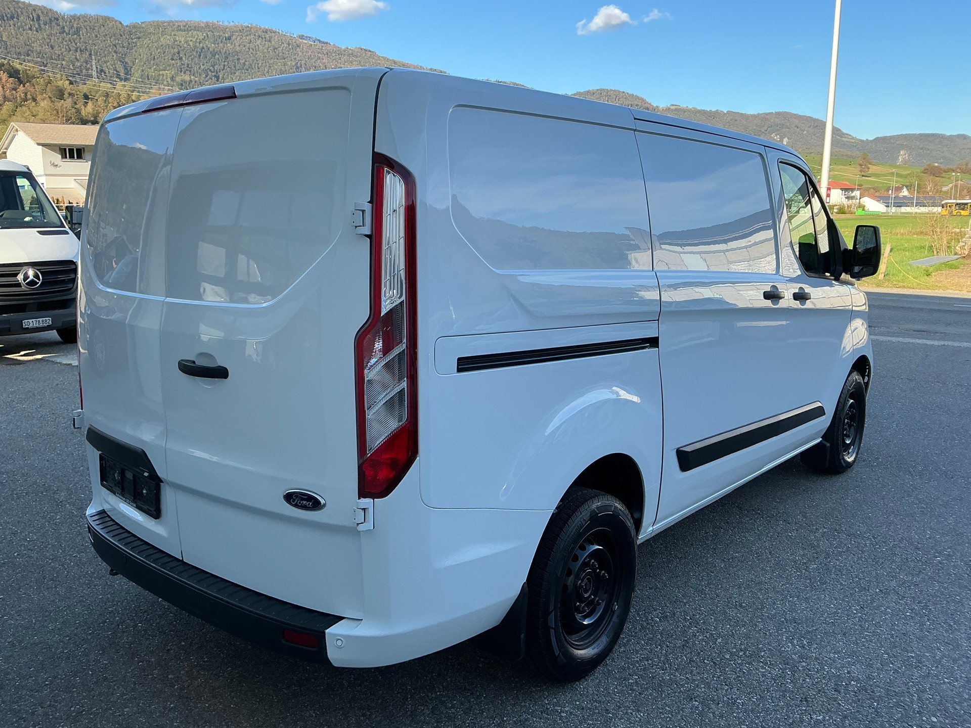 FORD Transit Custom Van 280 L1H1Trend-image-5