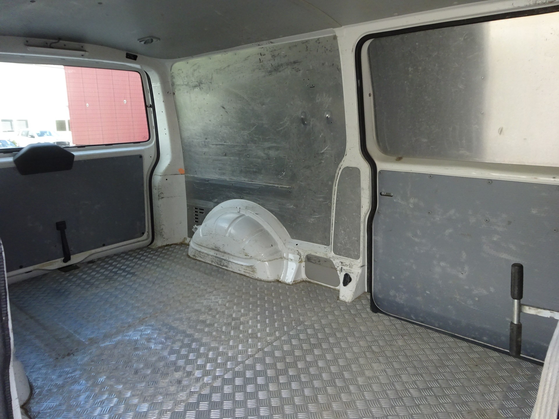 VW T6 2.0 TDI 4Motion long-image-18
