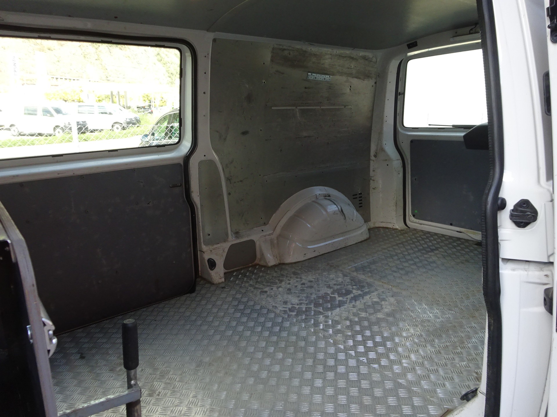 VW T6 2.0 TDI 4Motion long-image-24