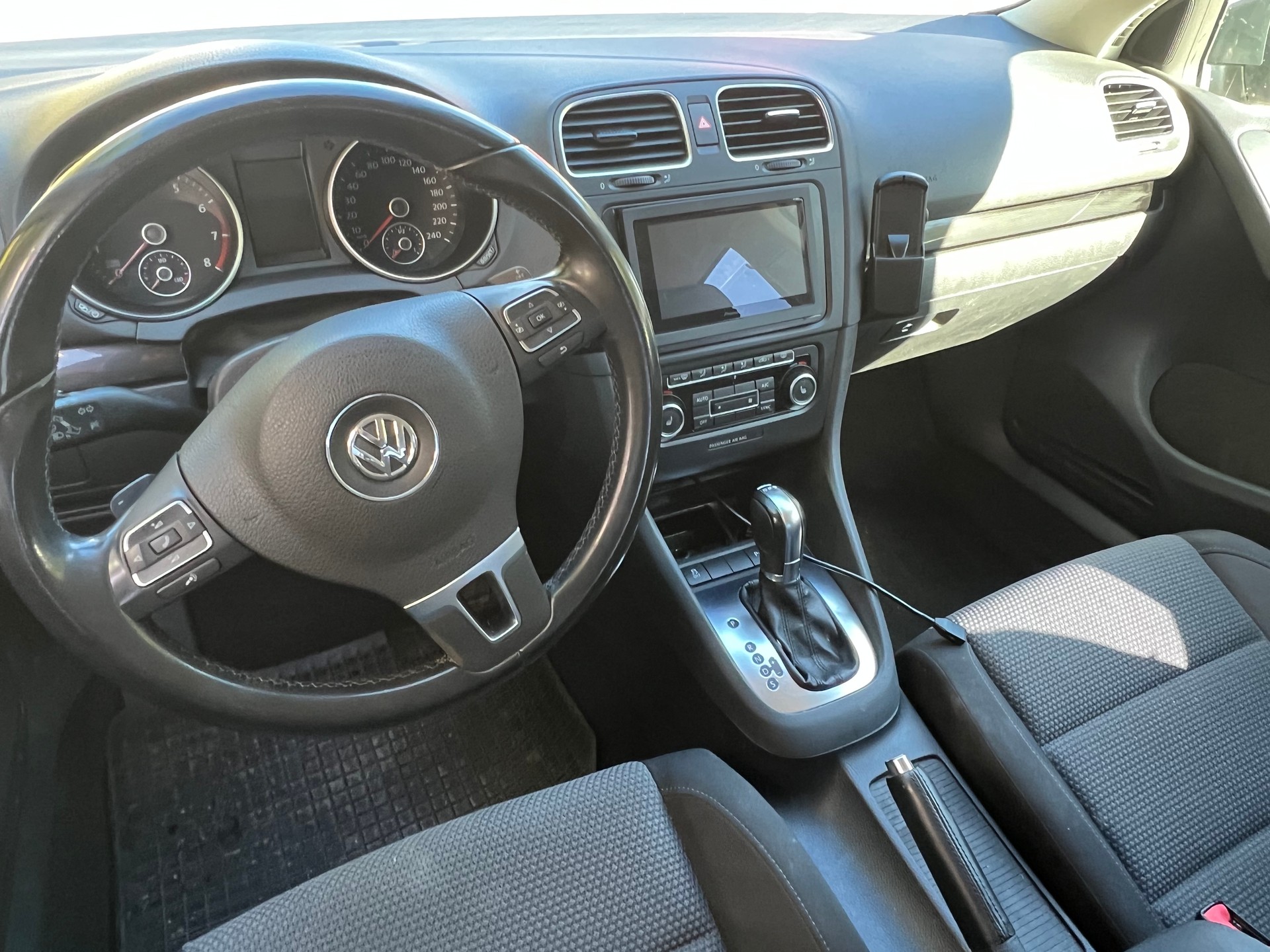 VW Golf 1.2 TSI BlueMotion Technology Team DSG-image-11