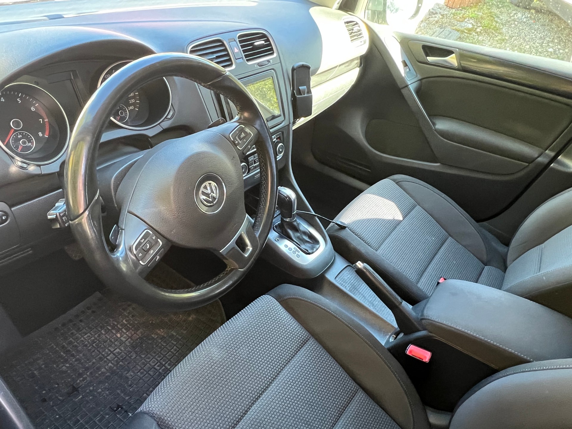 VW Golf 1.2 TSI BlueMotion Technology Team DSG-image-10