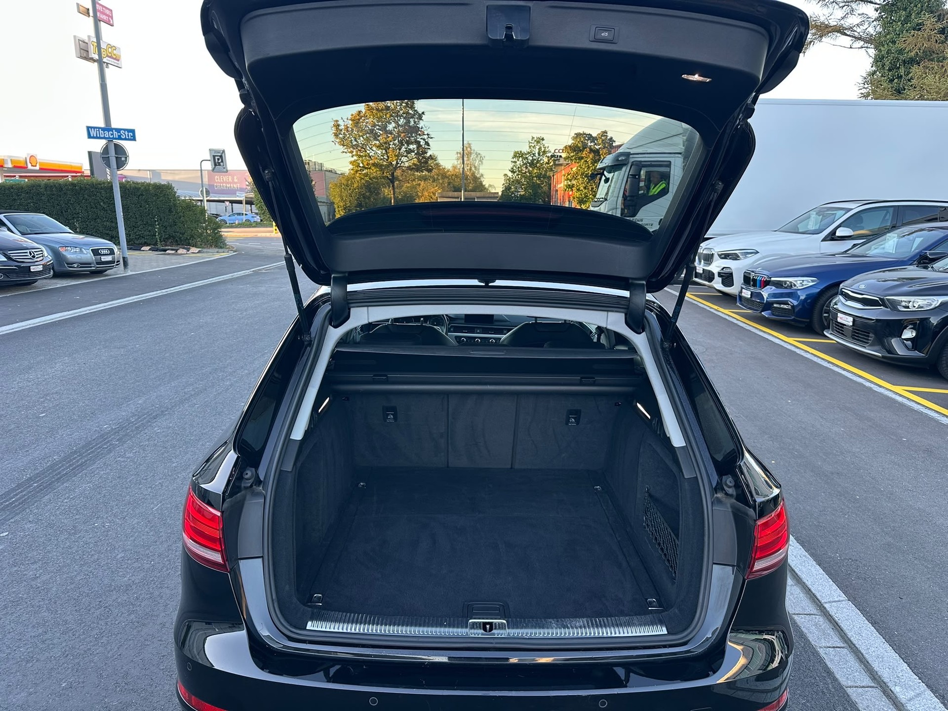 AUDI A4 Avant 35 TDI S-tronic-image-11