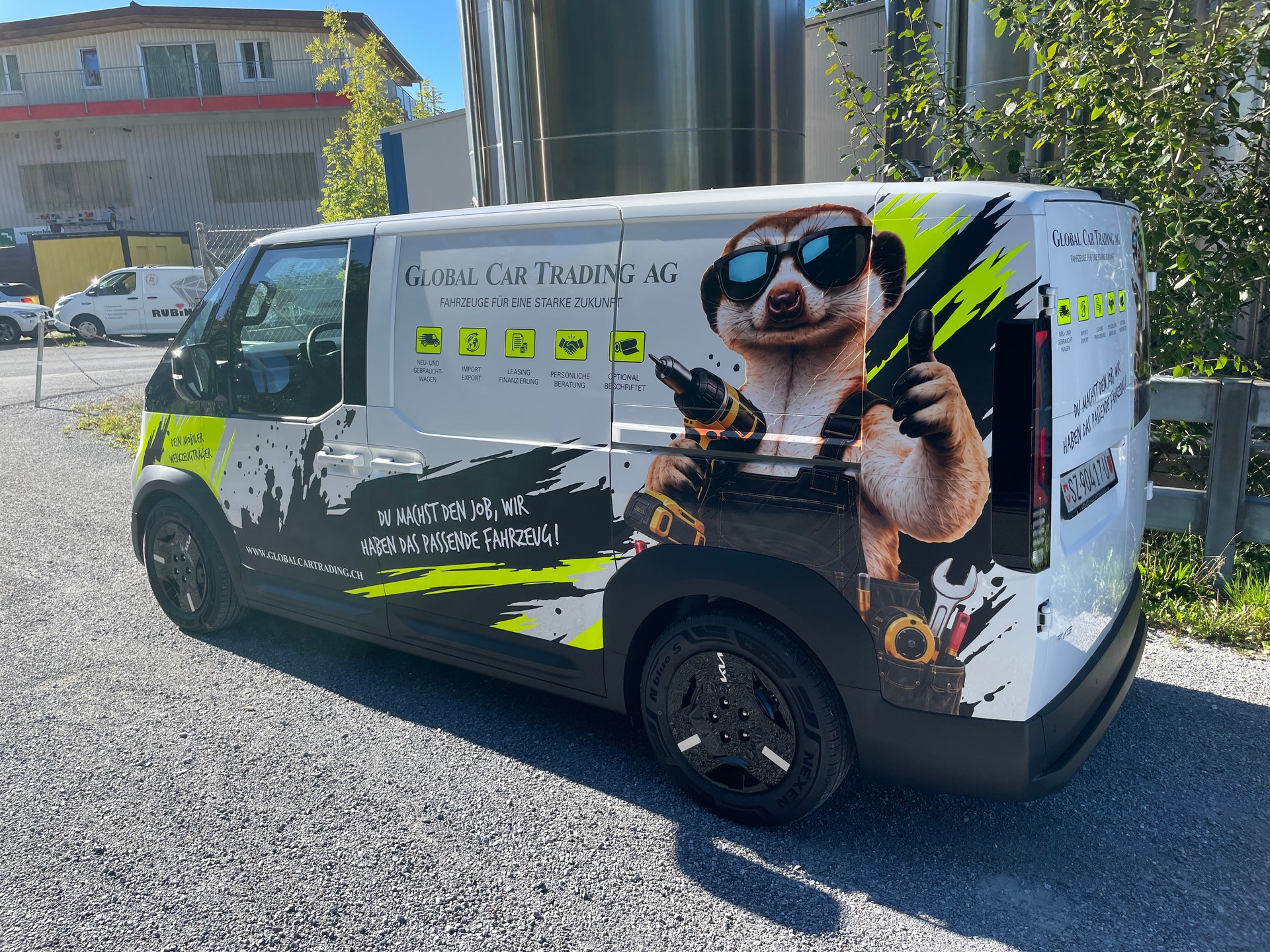 KIA PV5 Cargo 71.2 kWh Plus L2H1 mit 2-Schiebetüren und Wärmepumpe-image-1