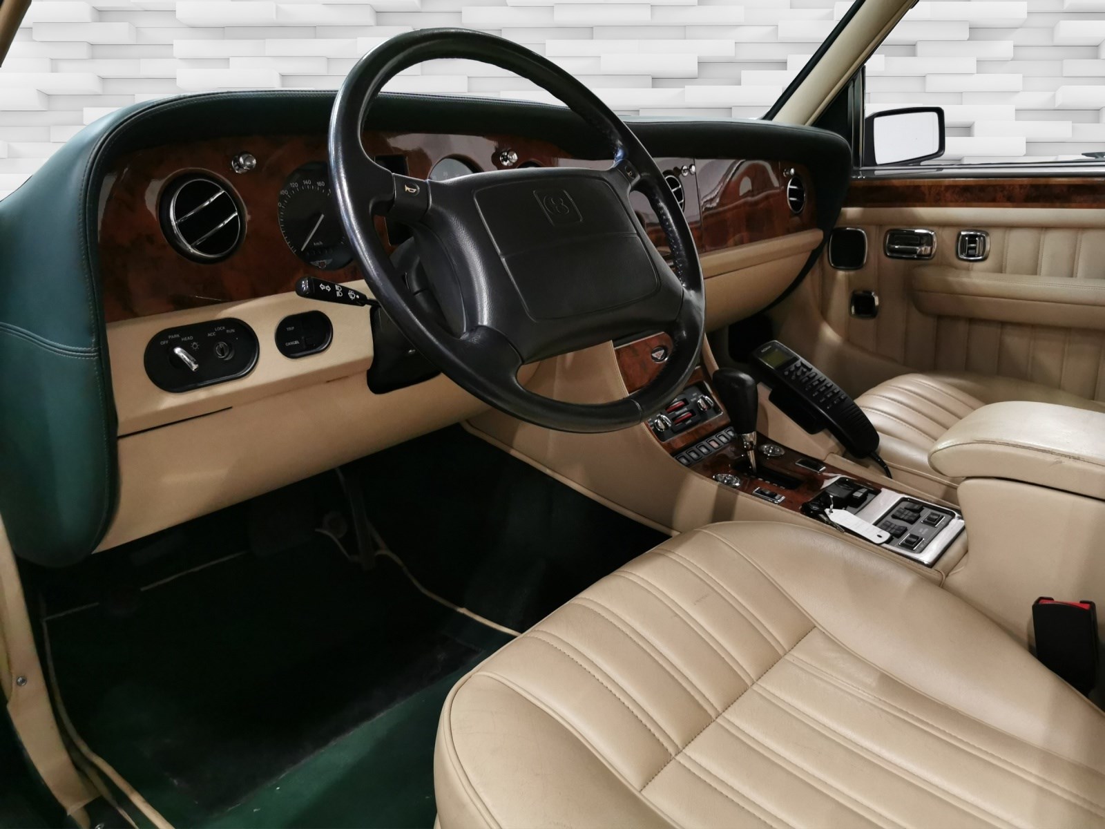 BENTLEY Brooklands-image-4