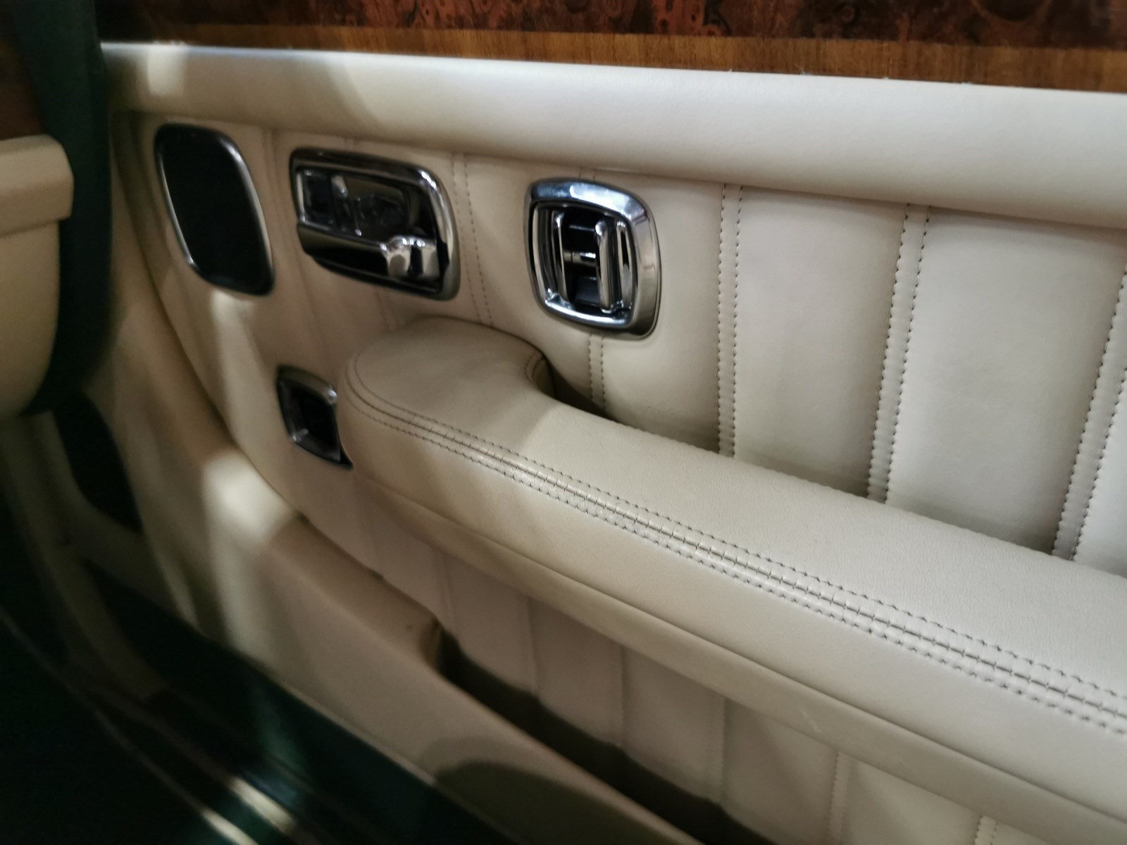 BENTLEY Brooklands-image-10