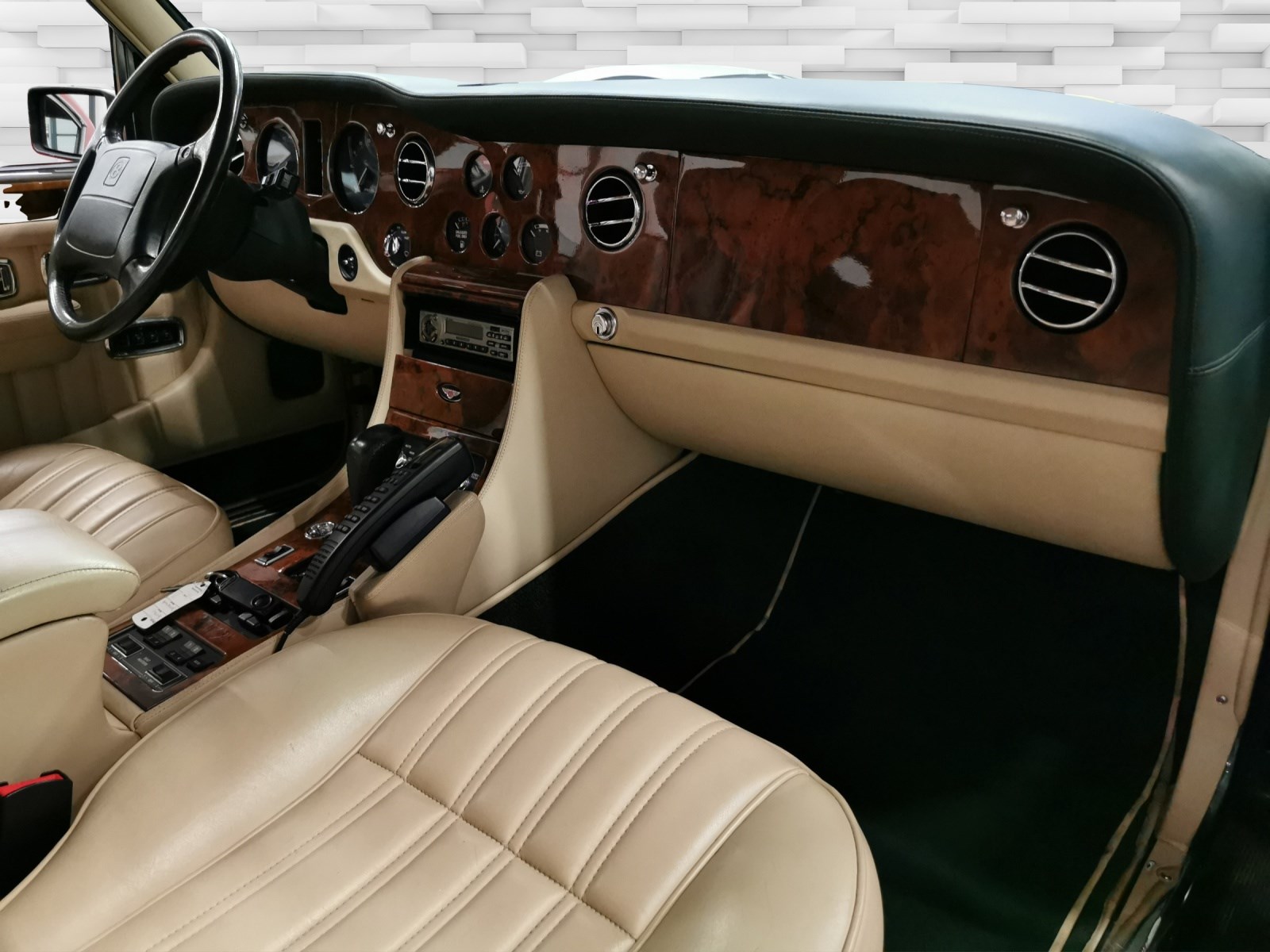 BENTLEY Brooklands-image-7
