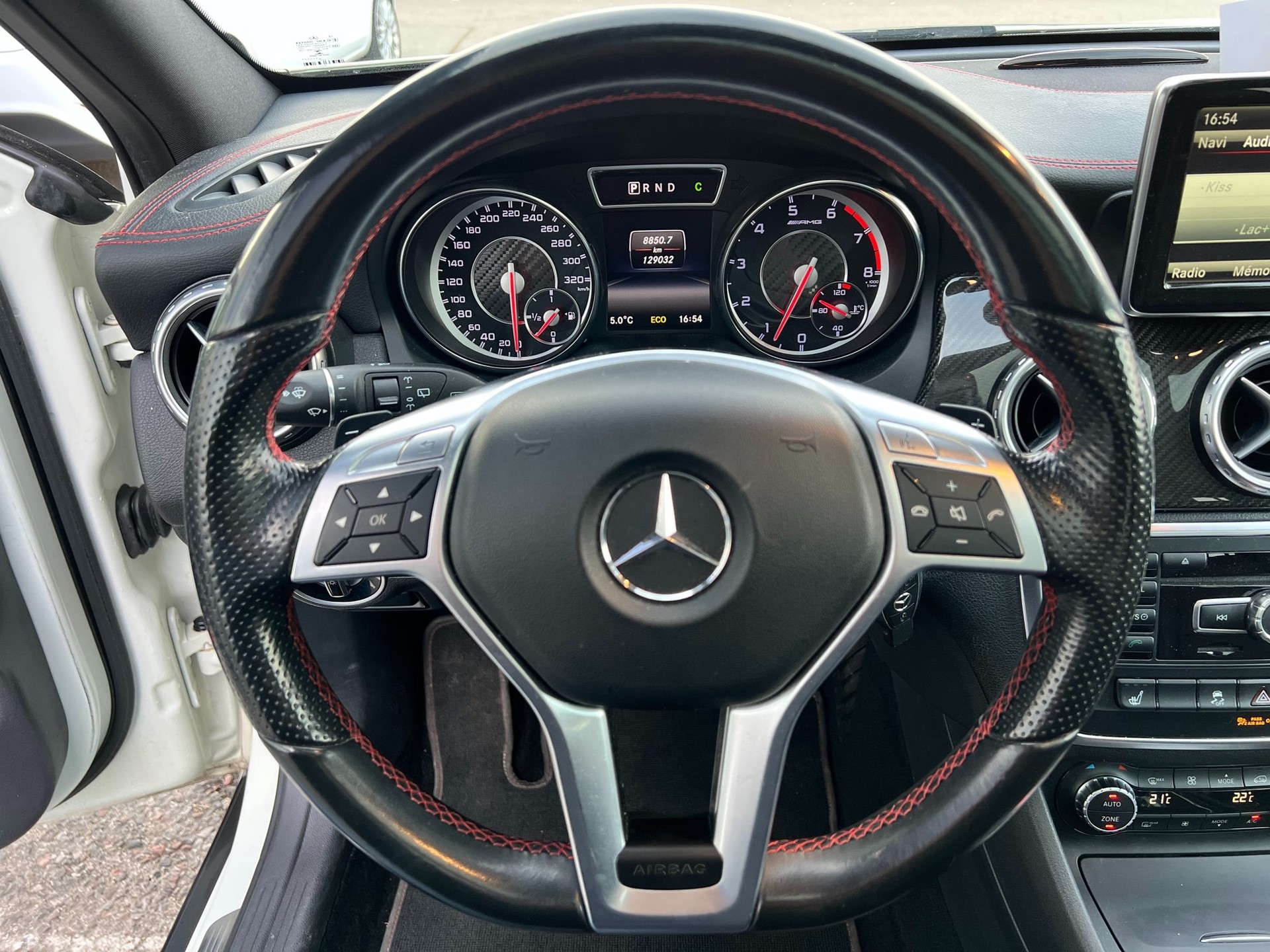 MERCEDES-BENZ GLA 45 AMG 4Matic 7G-DCT-image-12