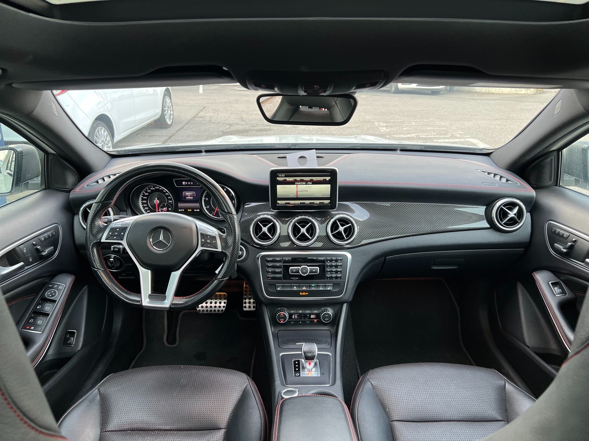 MERCEDES-BENZ GLA 45 AMG 4Matic 7G-DCT-image-8