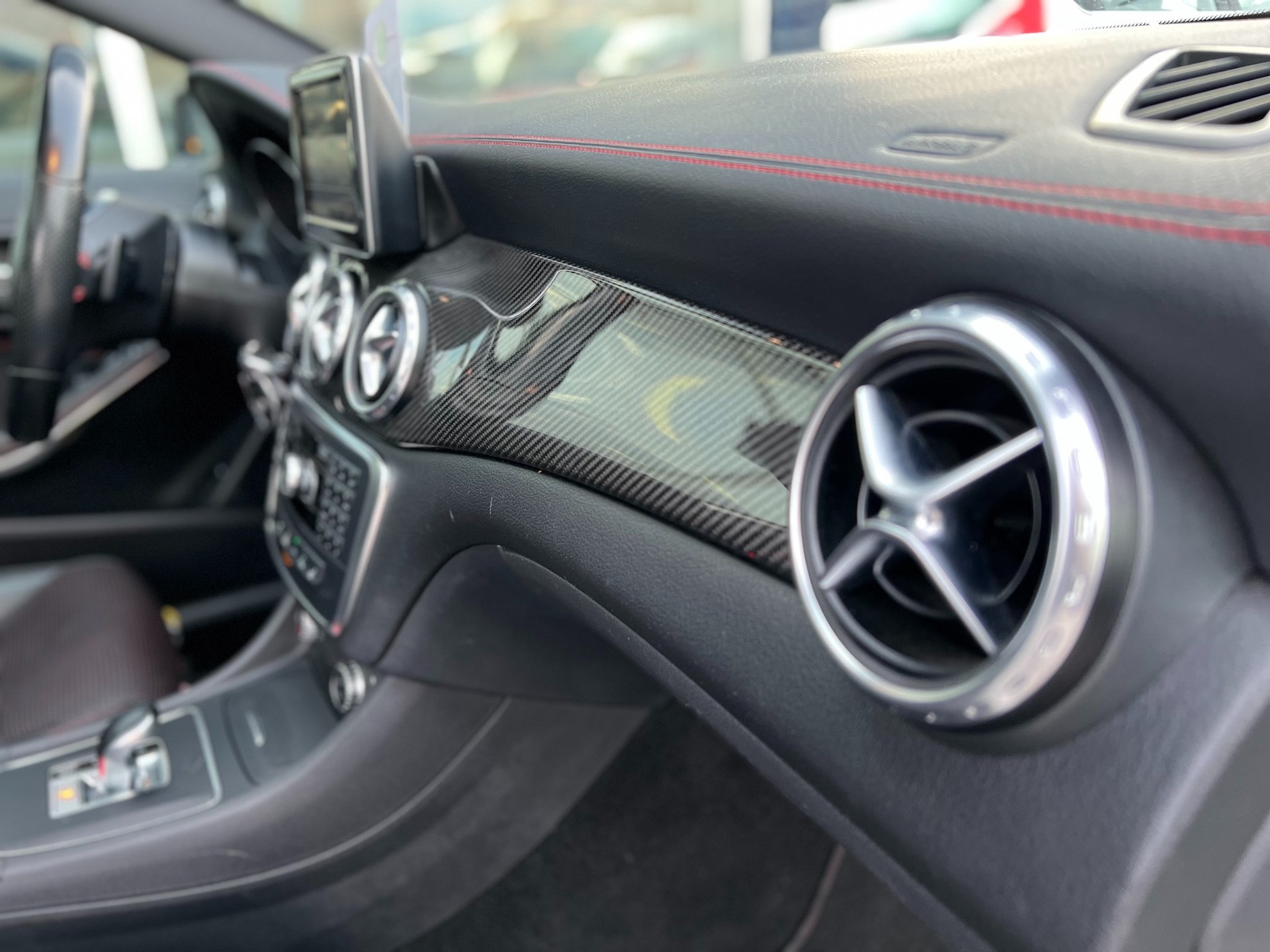 MERCEDES-BENZ GLA 45 AMG 4Matic 7G-DCT-image-14