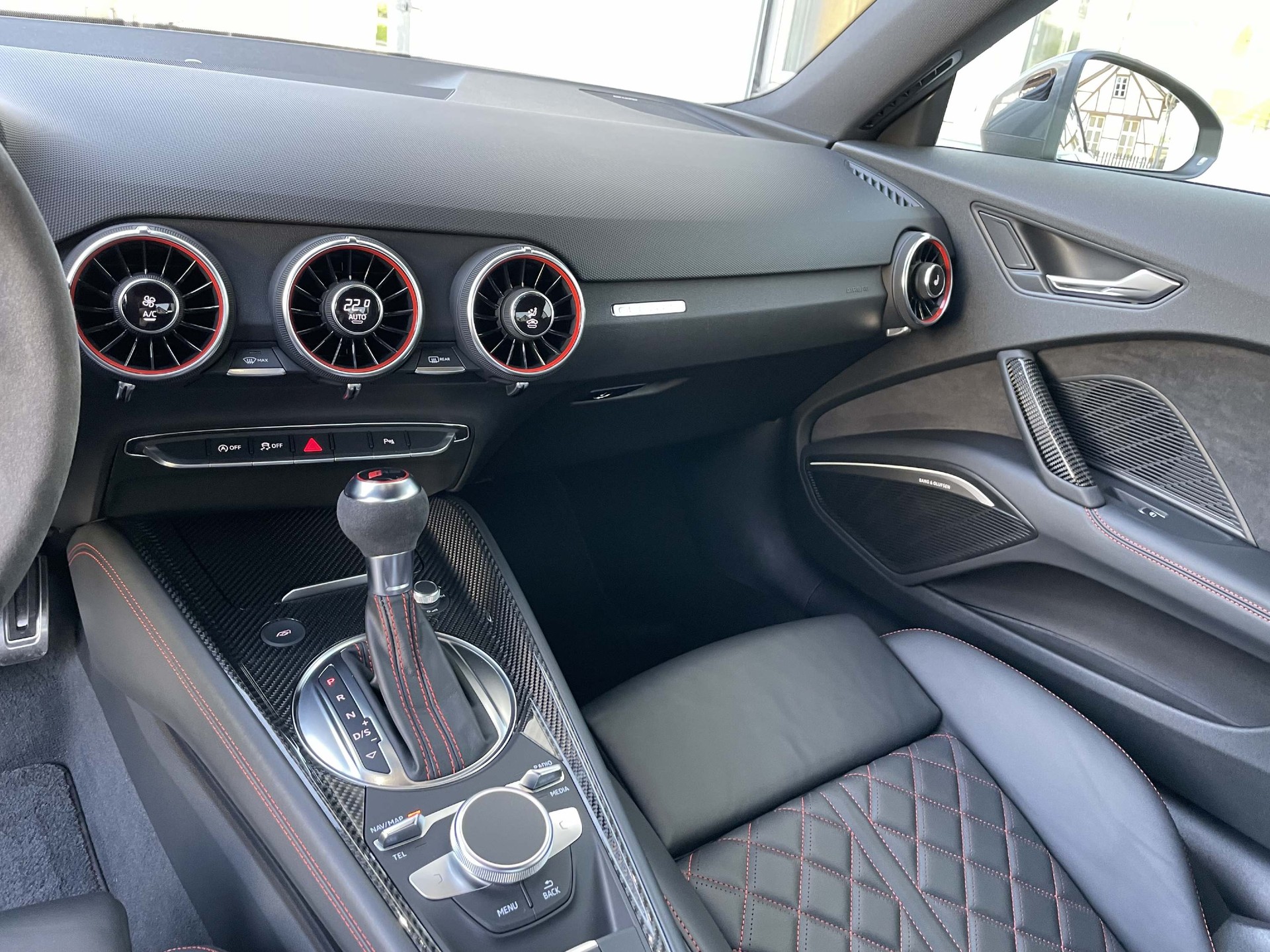 AUDI TT RS Coupé 2.5 TFSI quattro S-Tronic-image-9