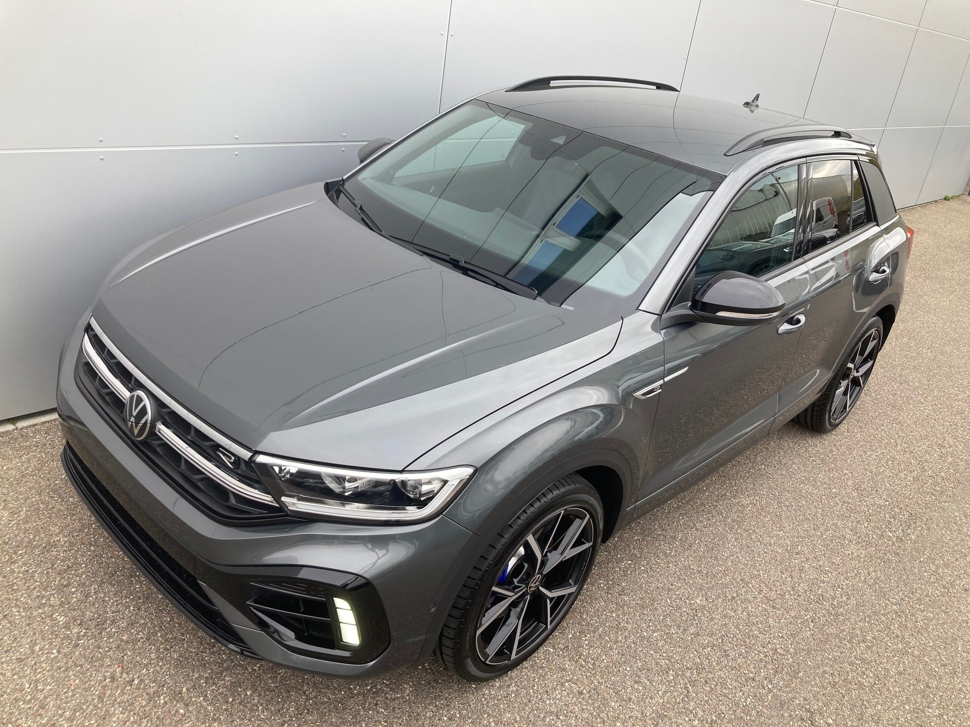 VW T-Roc 2.0 TSI R DSG 4Motion-image-5