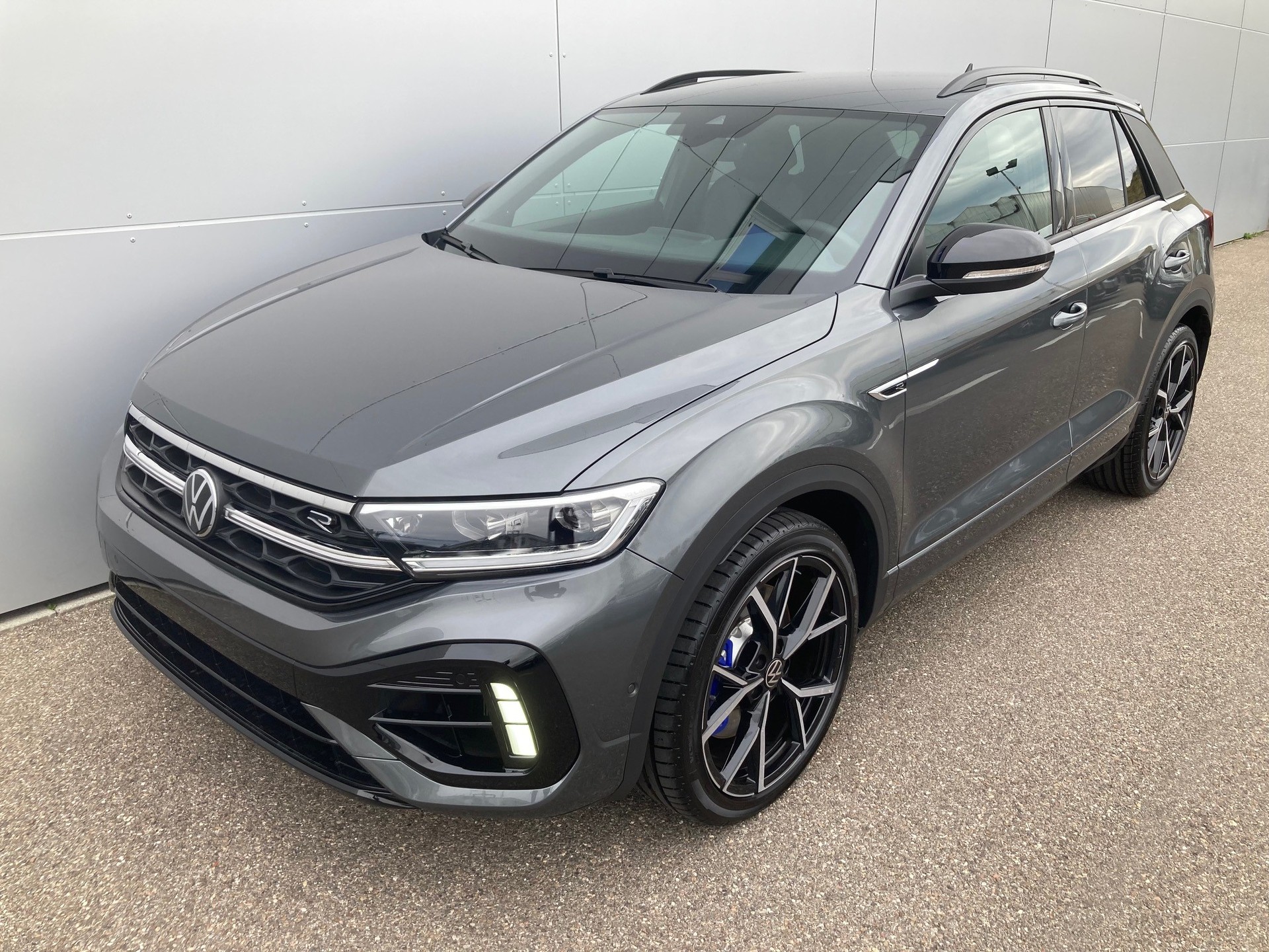 VW T-Roc 2.0 TSI R DSG 4Motion-image-0
