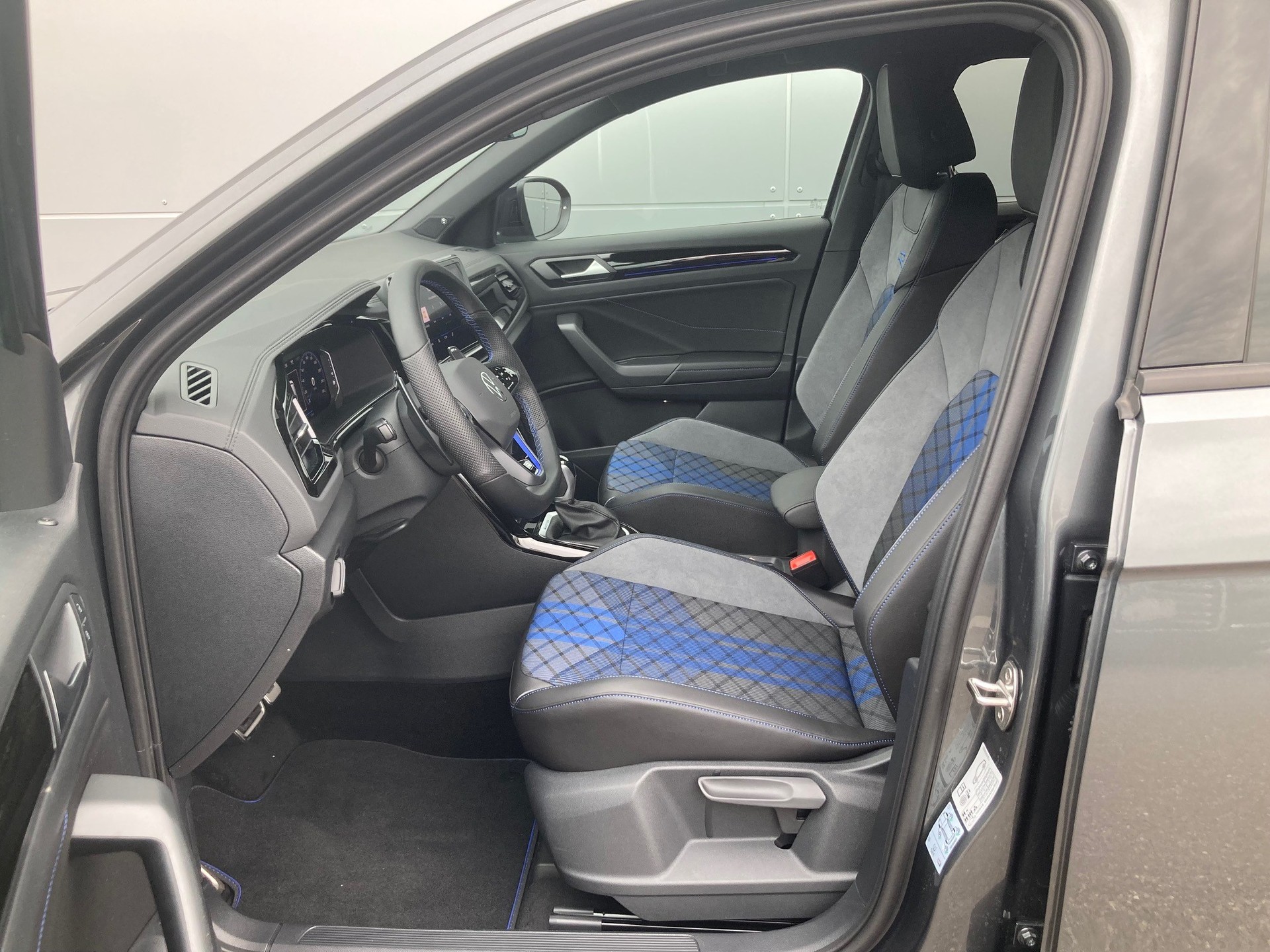 VW T-Roc 2.0 TSI R DSG 4Motion-image-7