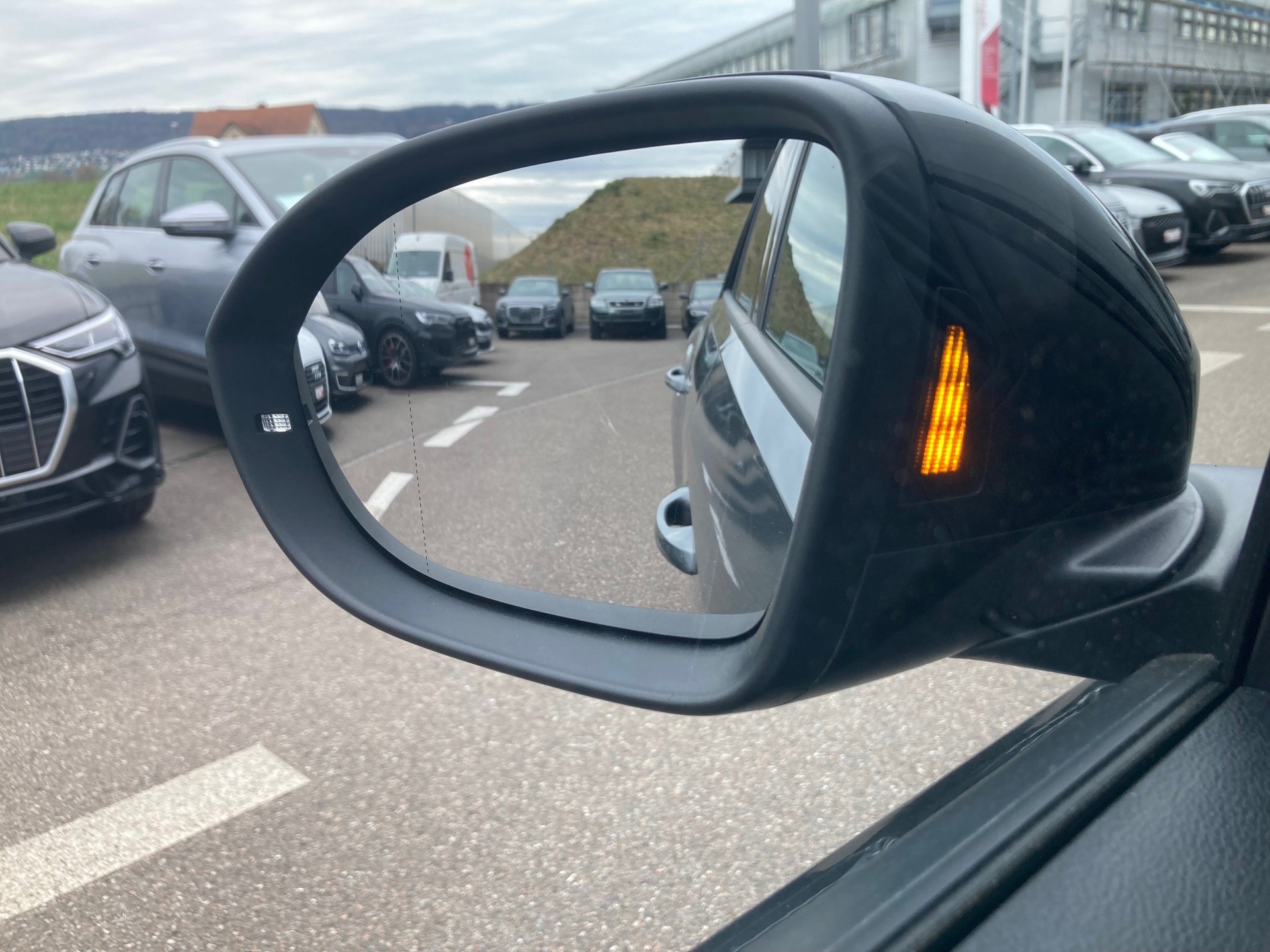 VW T-Roc 2.0 TSI R DSG 4Motion-image-14