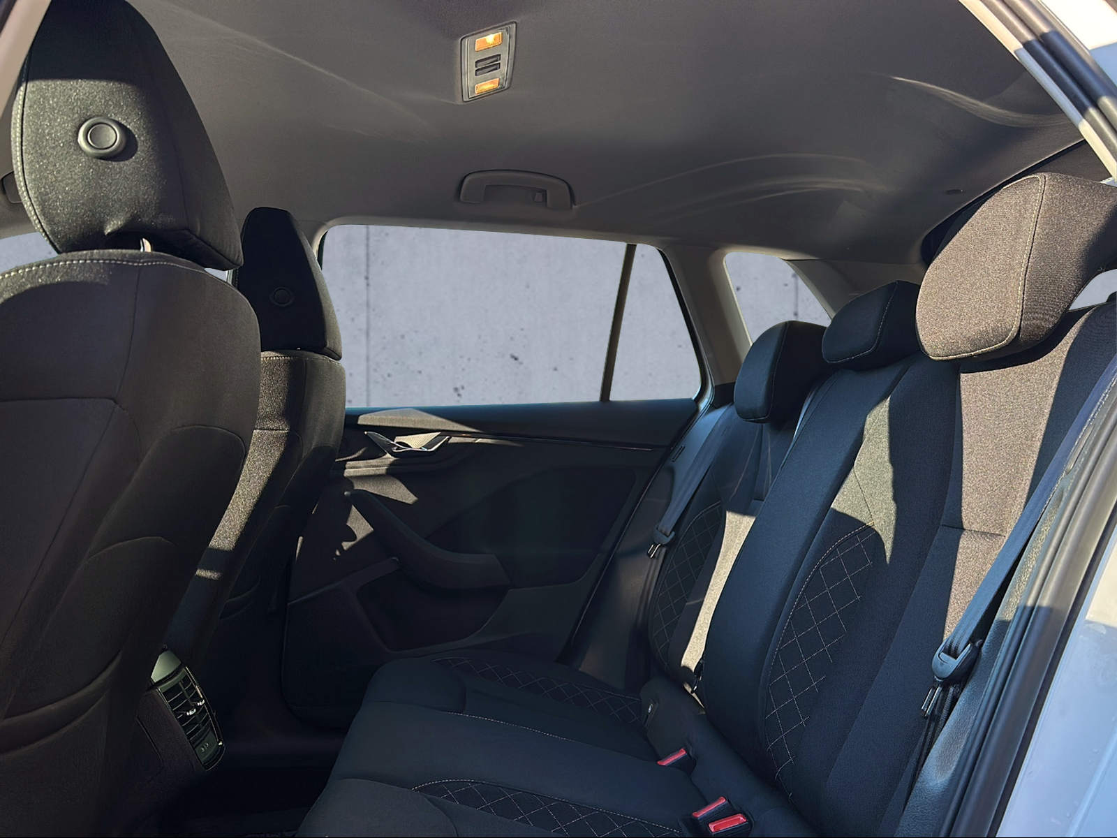 SKODA Kamiq 1.0 TSI Ambition DSG-image-14