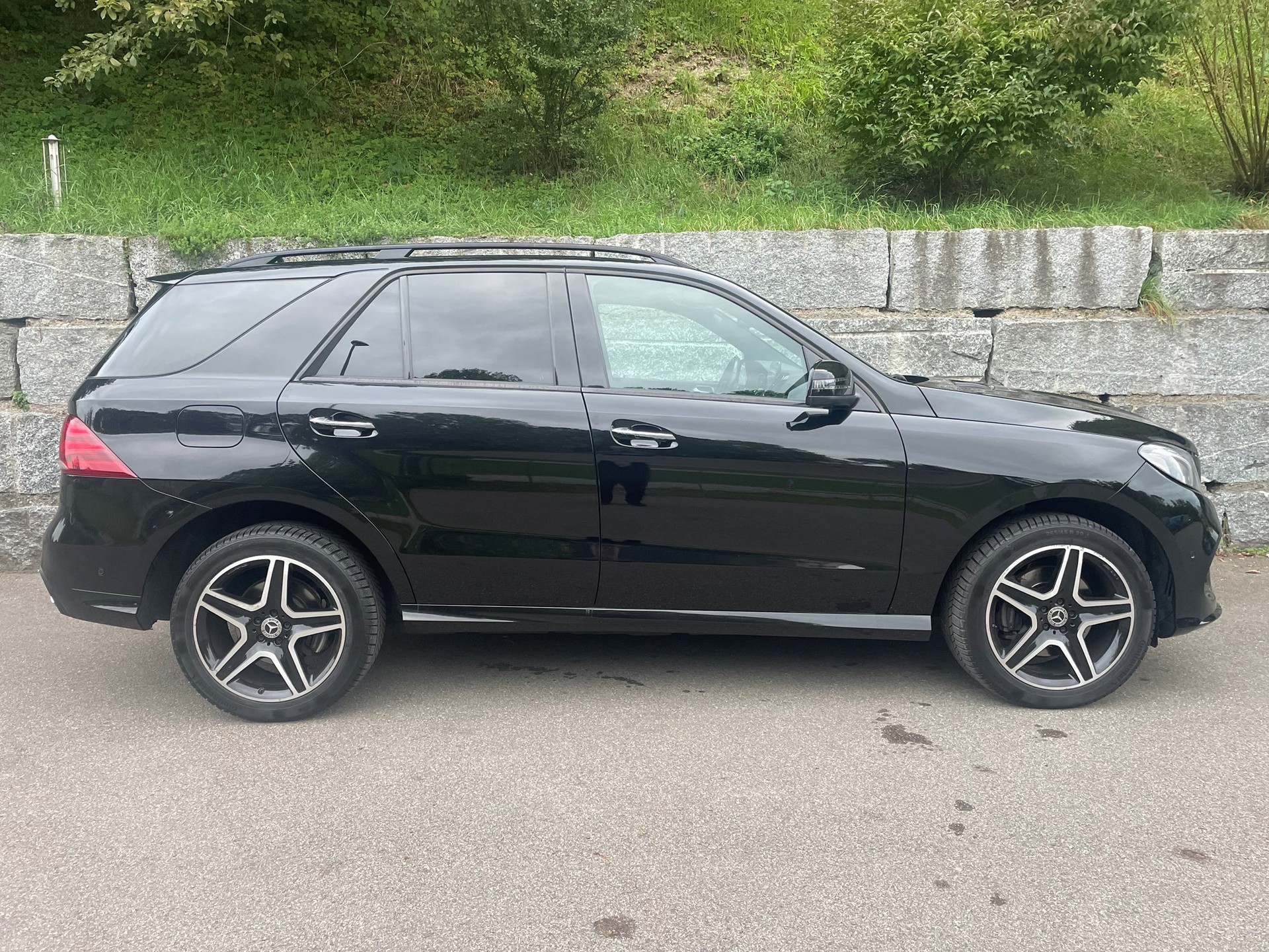 MERCEDES-BENZ GLE 350 d 4Matic AMG-Line 9G-Tronic-image-8