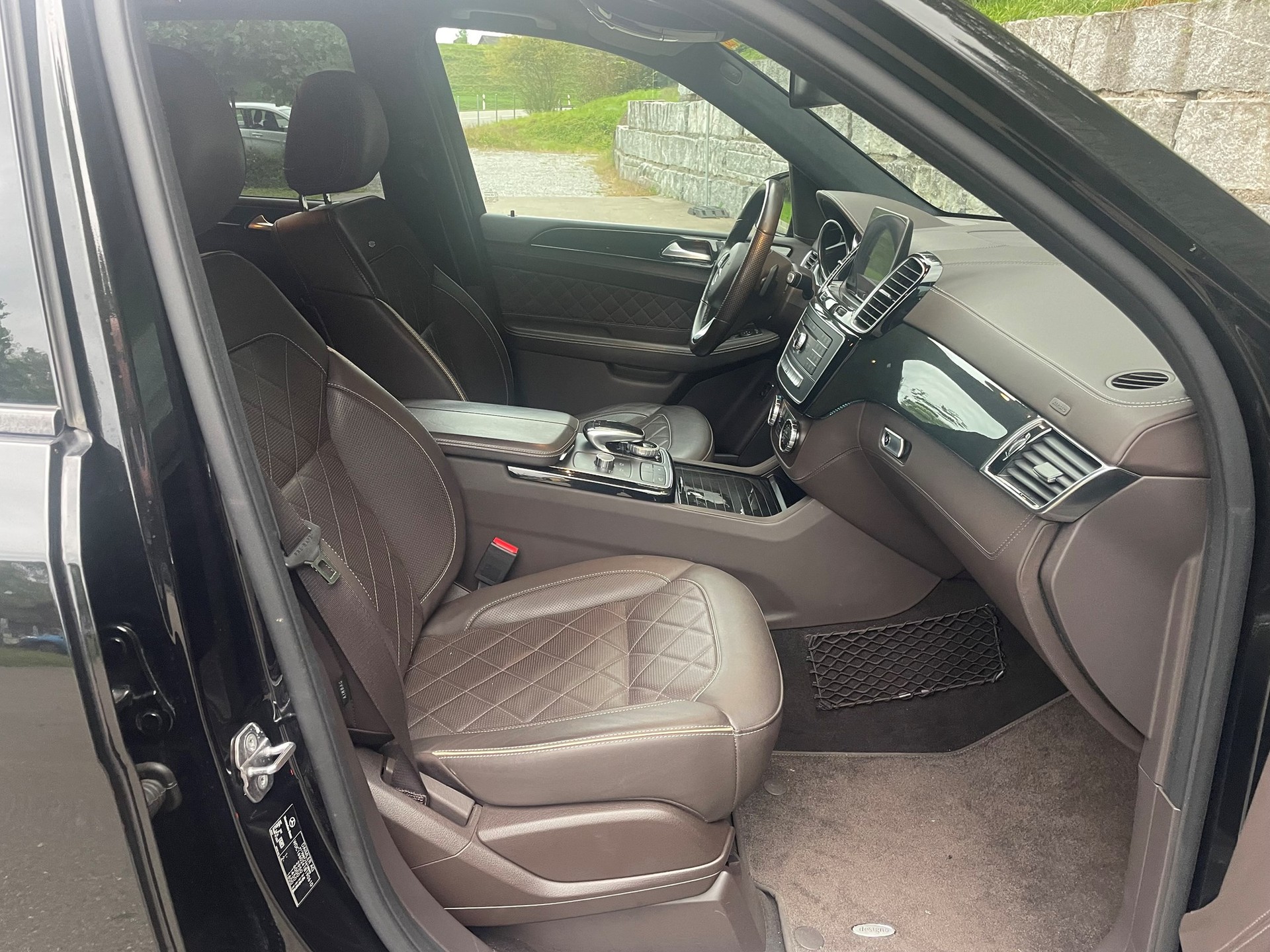 MERCEDES-BENZ GLE 350 d 4Matic AMG-Line 9G-Tronic-image-5