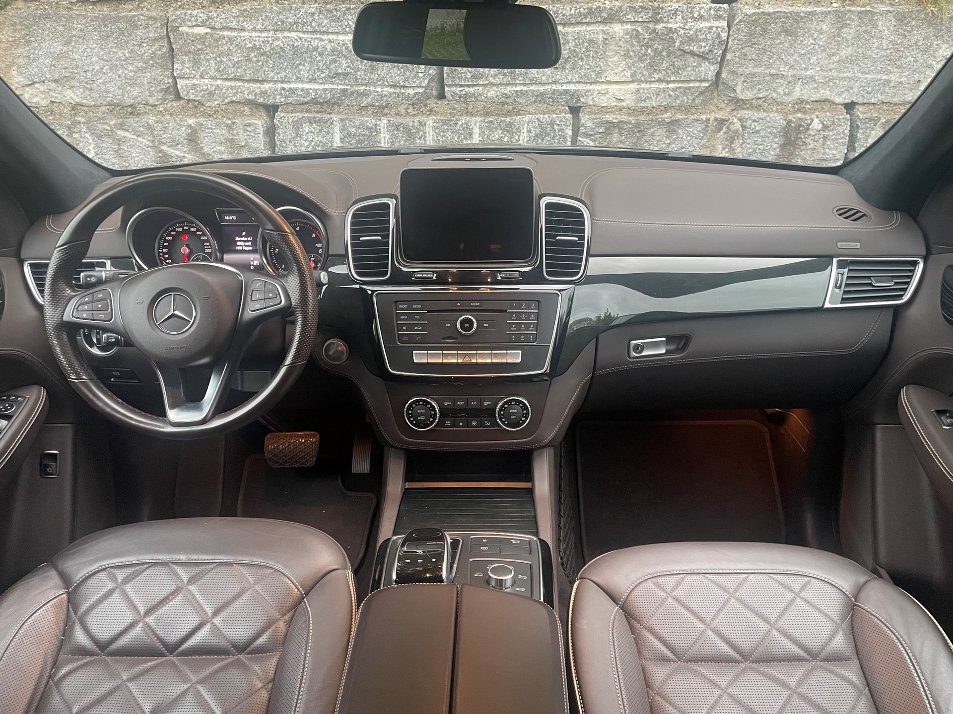 MERCEDES-BENZ GLE 350 d 4Matic AMG-Line 9G-Tronic-image-4