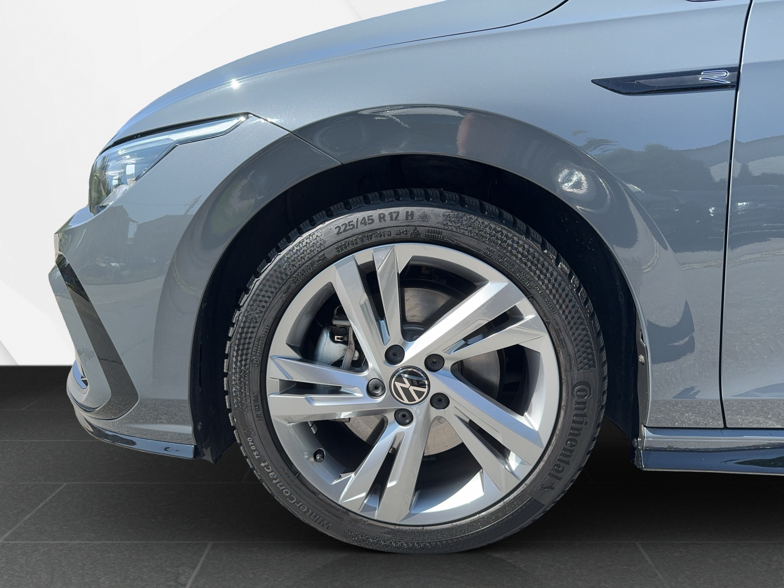 VW Golf Variant 2.0 TSI R-Line DSG 4Motion-image-16