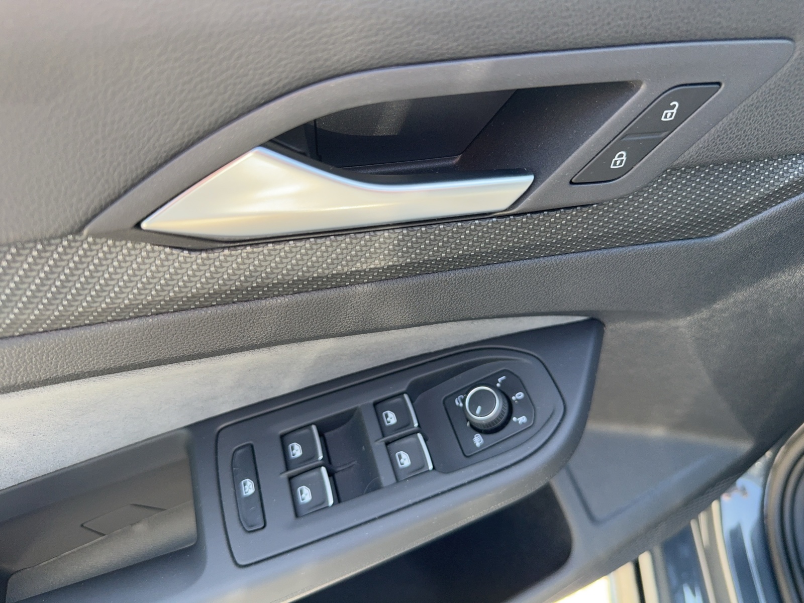 VW Golf Variant 2.0 TSI R-Line DSG 4Motion-image-13