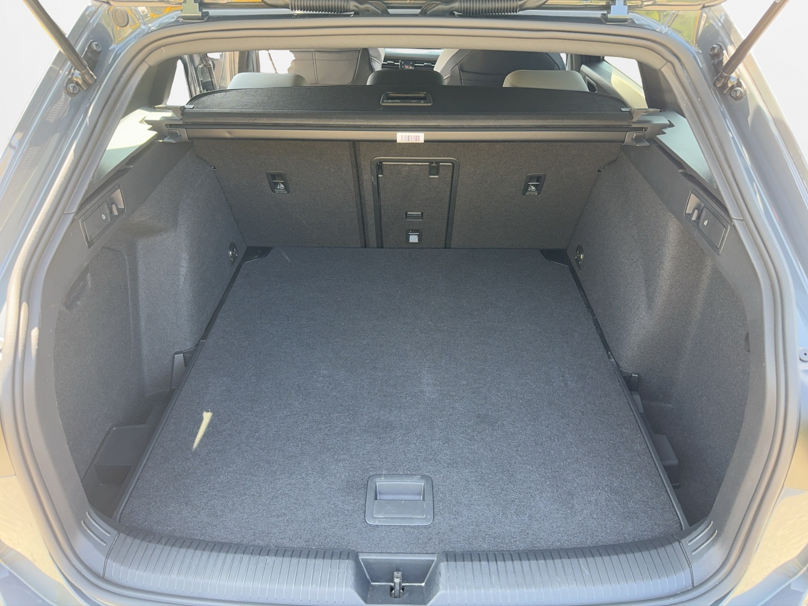 VW Golf Variant 2.0 TSI R-Line DSG 4Motion-image-15