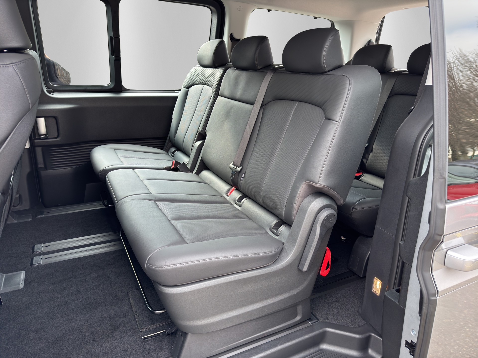 HYUNDAI Staria W. 1.6 HEV Vertex-image-9