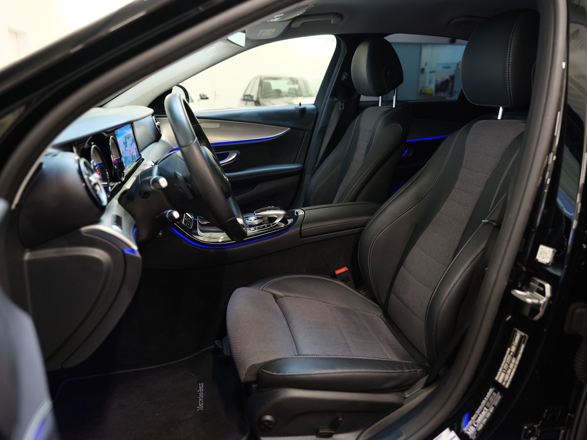 MERCEDES-BENZ E 220 d Avantgarde 9G-Tronic-image-8
