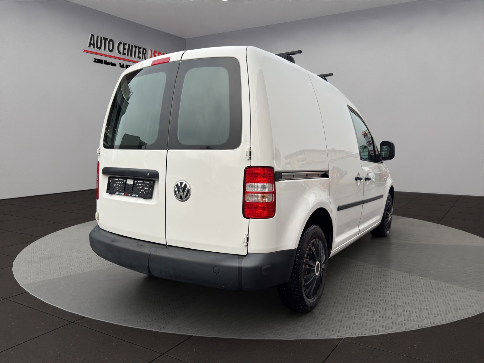 VW Caddy 1.6 TDI BlueMotion Technology-image-5