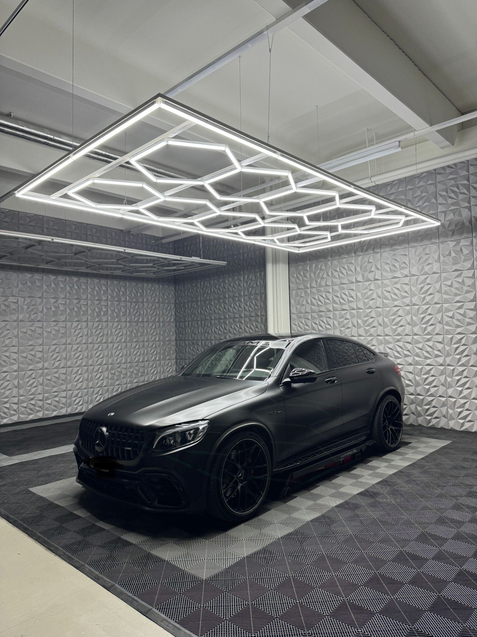 MERCEDES-BENZ GLC Coupé 63 S AMG 4Matic+ 9G-Tronic-image-2