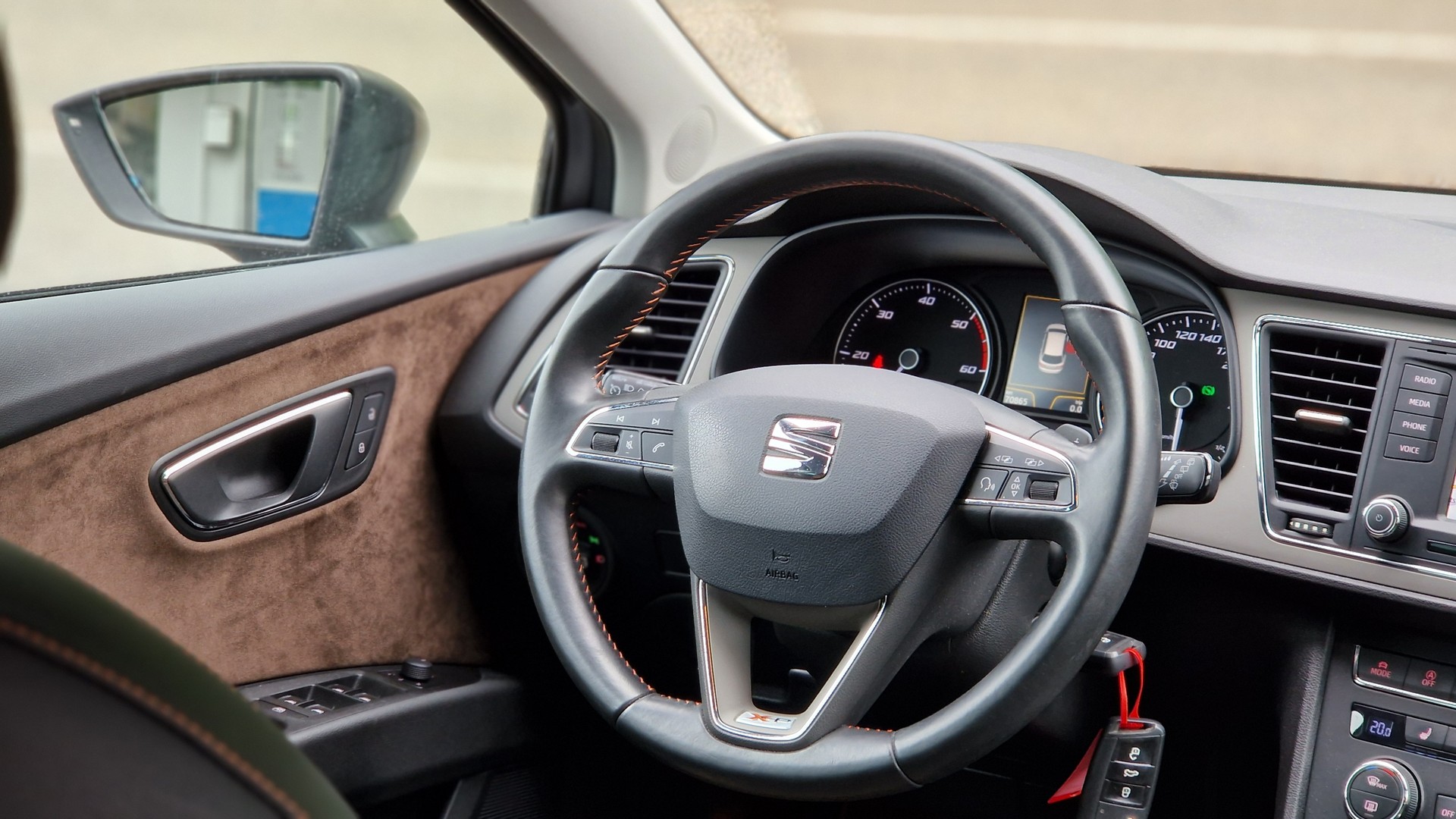 SEAT Leon ST 2.0 TDI X-Perience 4Drive DSG-image-13