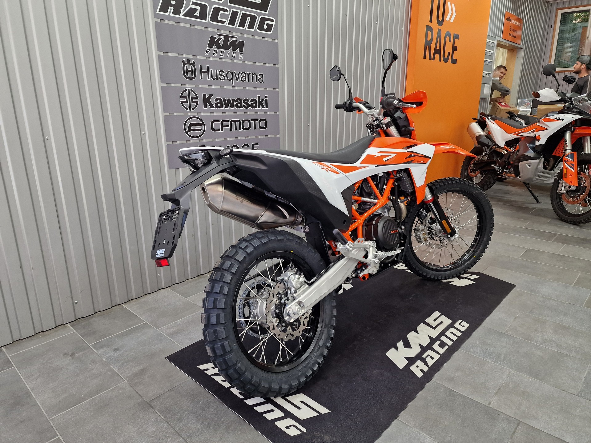 KTM 690 Enduro R-image-6