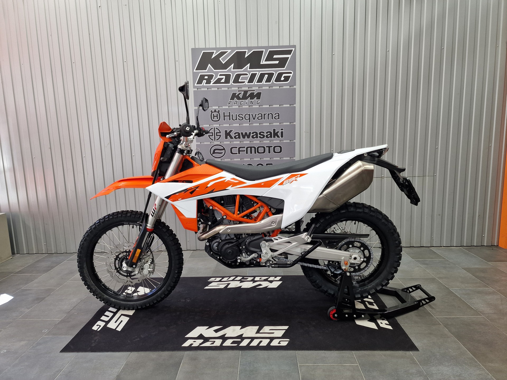 KTM 690 Enduro R-image-1