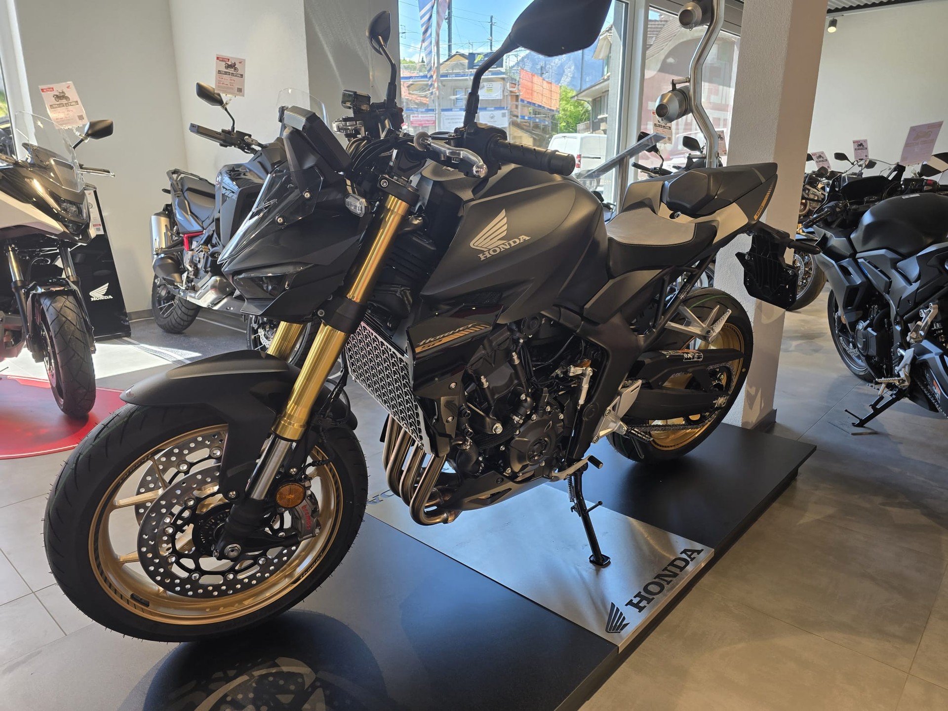 HONDA CB 1000 Hornet SP-showroom-element-3