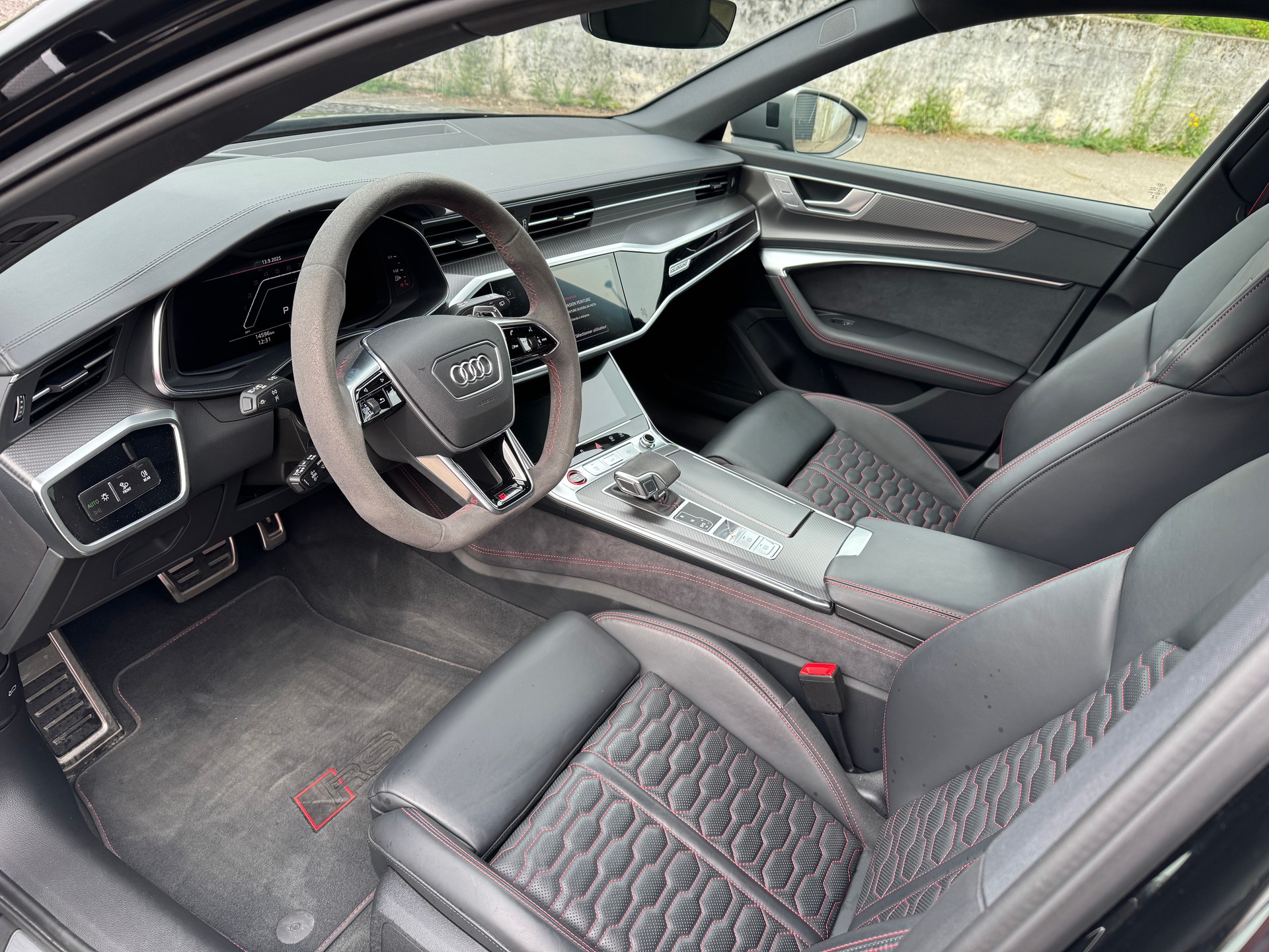AUDI RS6 Avant 4.0 TFSI V8 Performance quattro-image-4