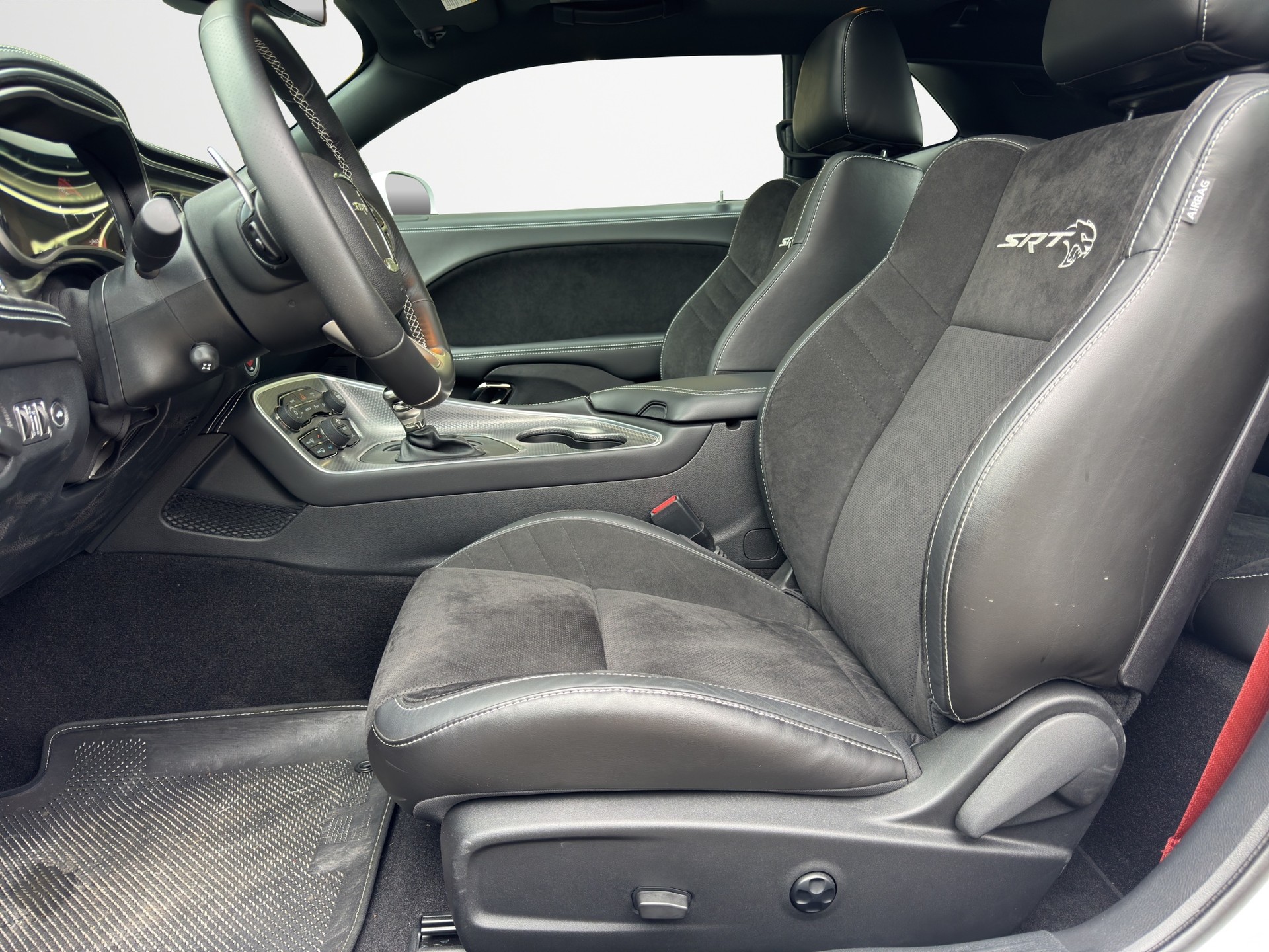 DODGE Challenger 6.2 V8 Redeye (SuperStock)-image-5