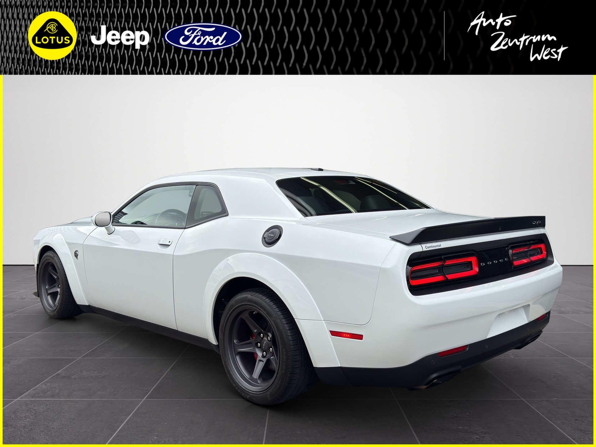 DODGE Challenger 6.2 V8 Redeye (SuperStock)-image-2