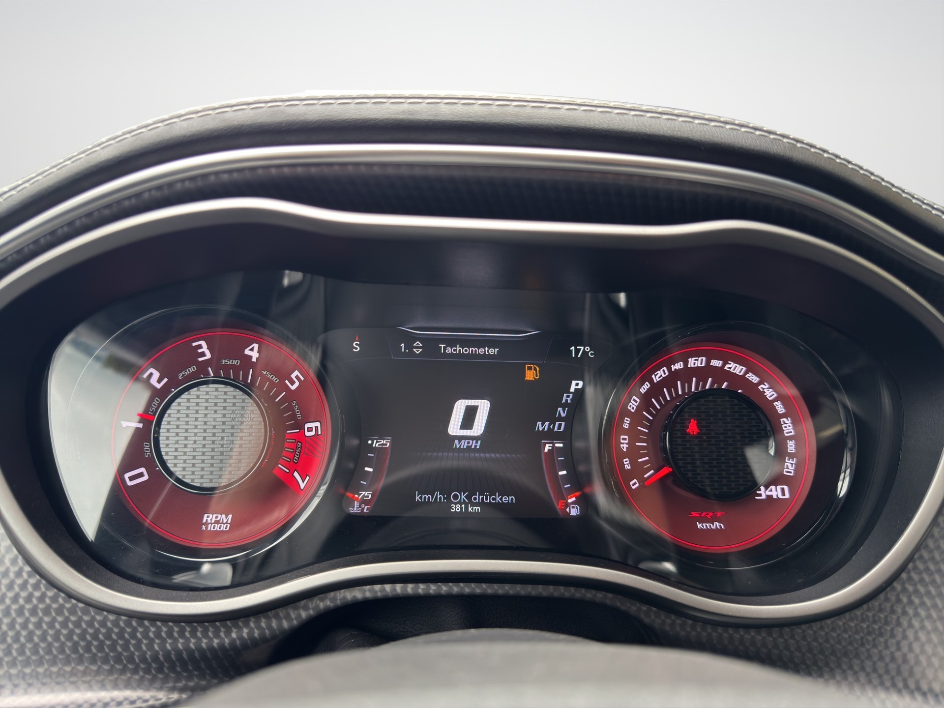 DODGE Challenger 6.2 V8 Redeye (SuperStock)-image-7