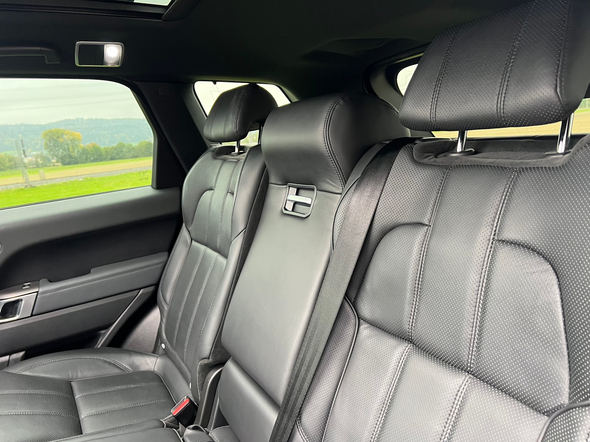 LAND ROVER Range Rover Sport 3.0 SDV6 HSE -7 Plätzer Automatic-image-26
