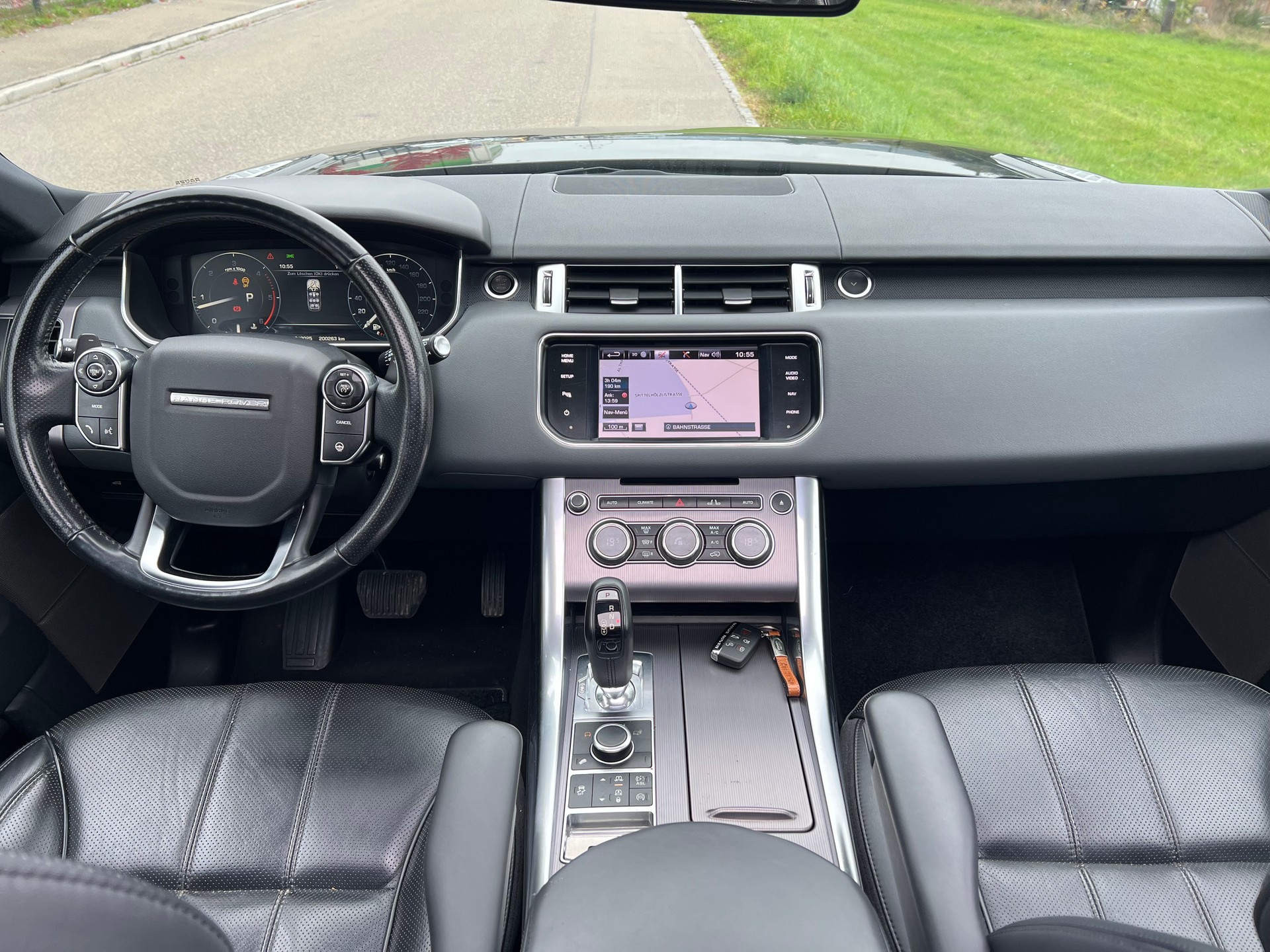 LAND ROVER Range Rover Sport 3.0 SDV6 HSE -7 Plätzer Automatic-image-14
