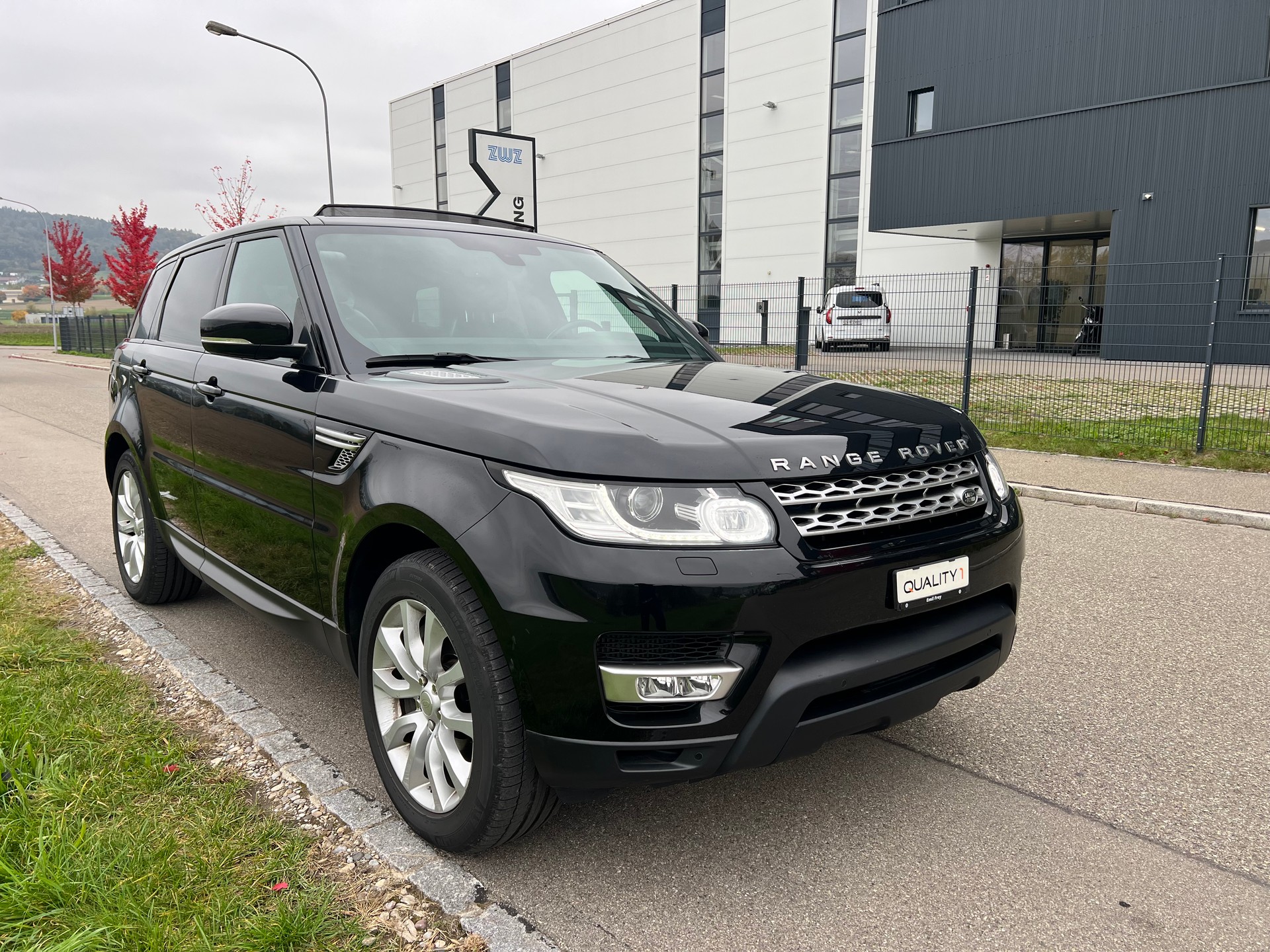 LAND ROVER Range Rover Sport 3.0 SDV6 HSE -7 Plätzer Automatic-image-0