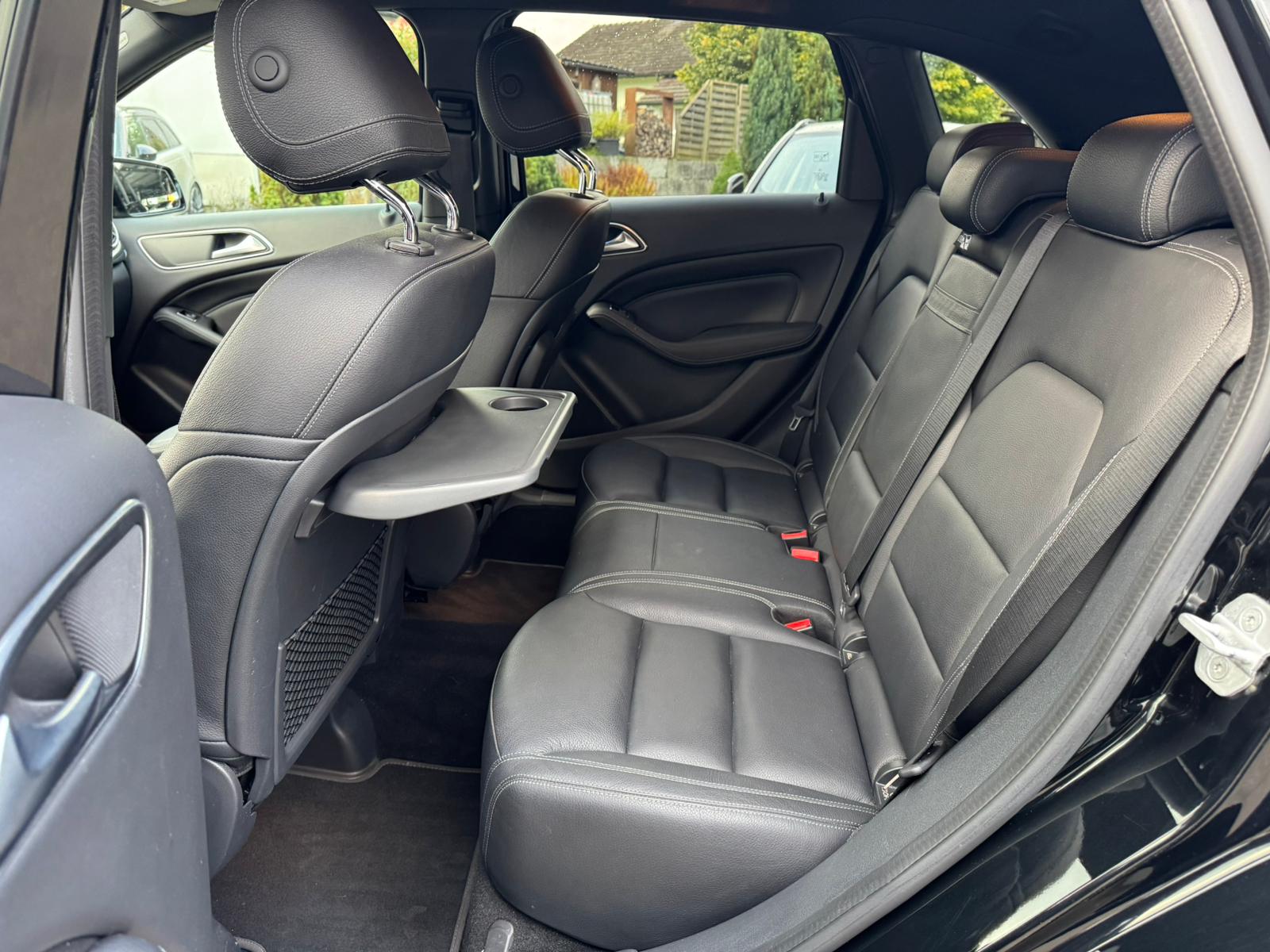 MERCEDES-BENZ B 220 AMG Line 4Matic 7G-DCT-image-9