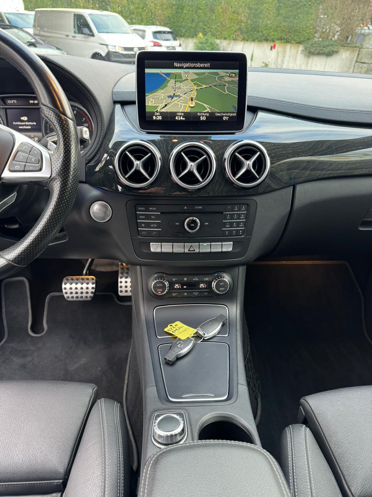 MERCEDES-BENZ B 220 AMG Line 4Matic 7G-DCT-image-14