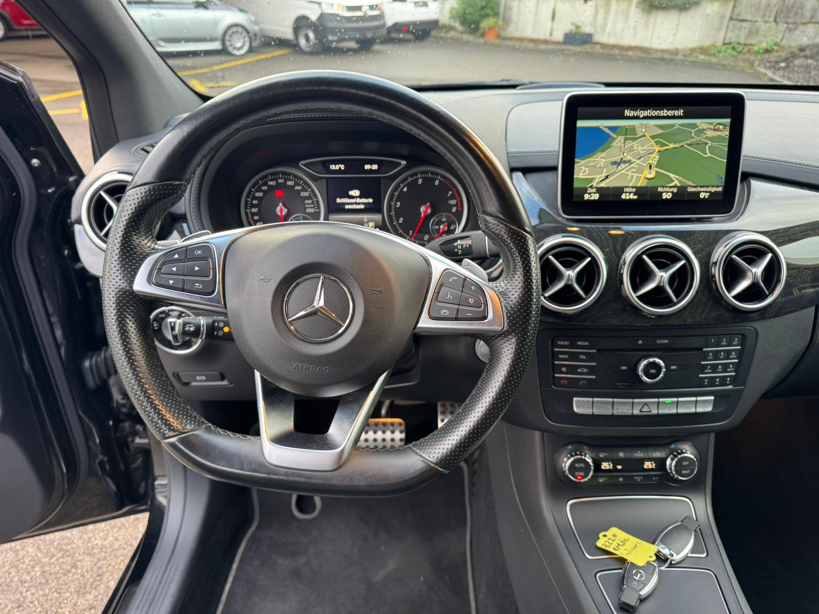 MERCEDES-BENZ B 220 AMG Line 4Matic 7G-DCT-image-12